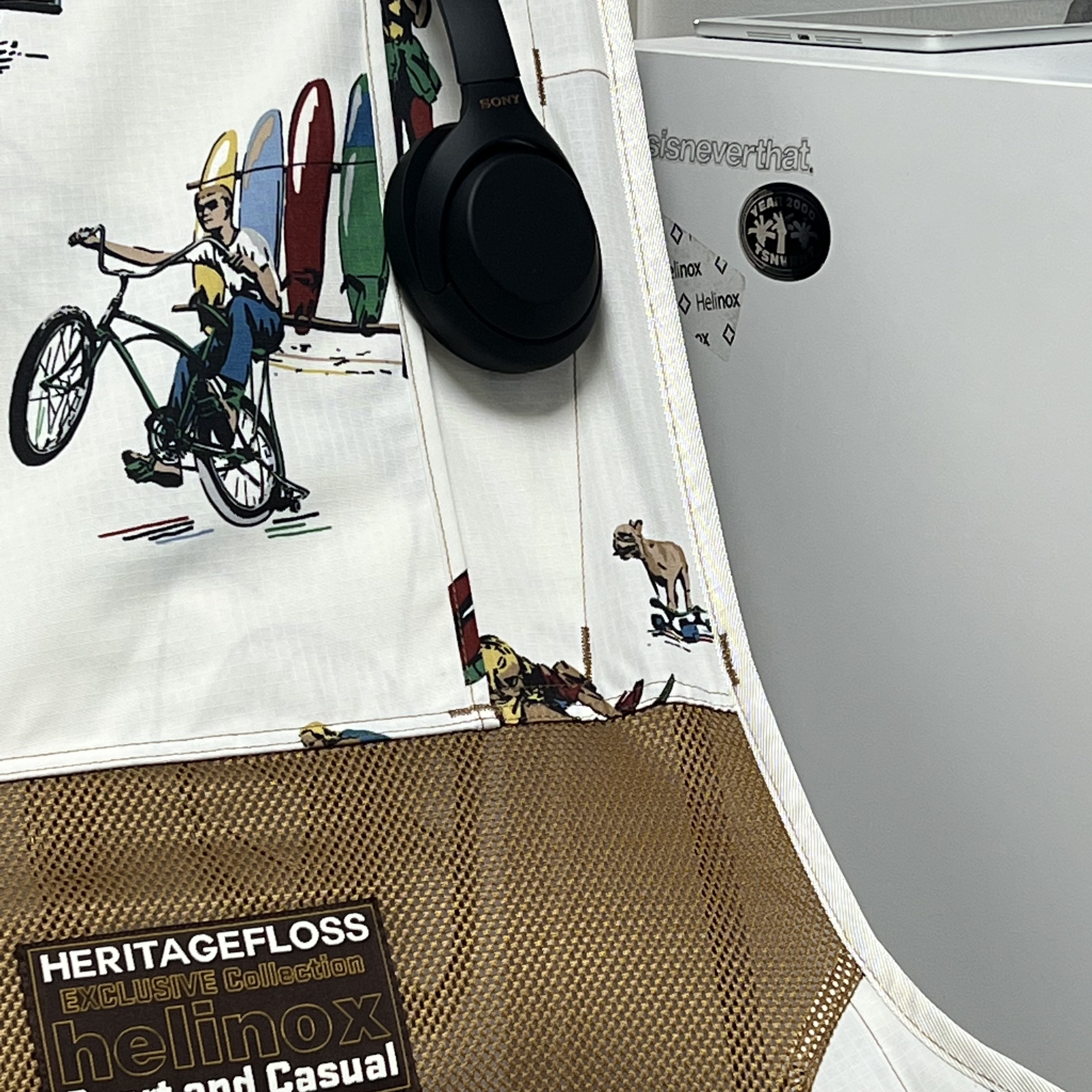 Helinox x Heritagefloss Savanna Chair HF Pattern, Sony WH-1000XM4 Black (Korean Ver.) 착용 스타일