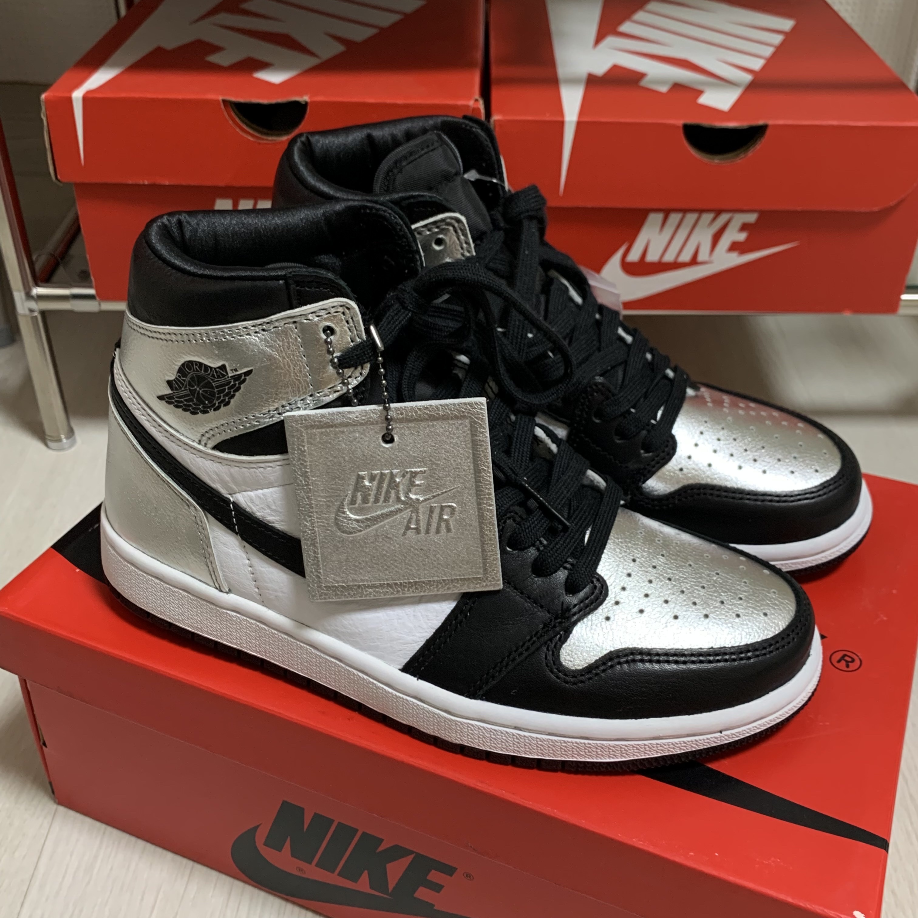 (W) Jordan 1 Retro High OG Silver Toe 착용 스타일