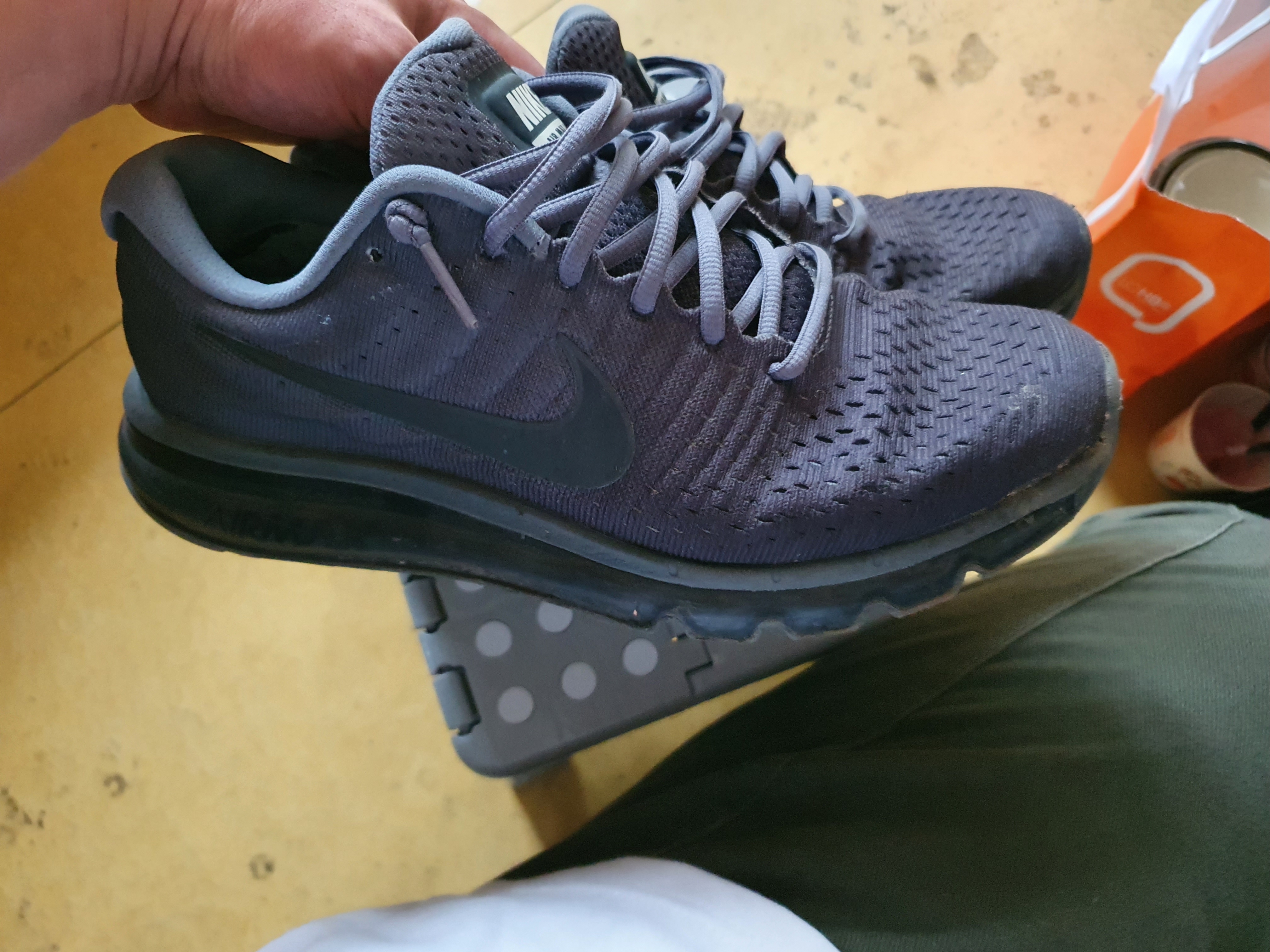 Nike Air Max 2017 Cool Grey 착용 스타일