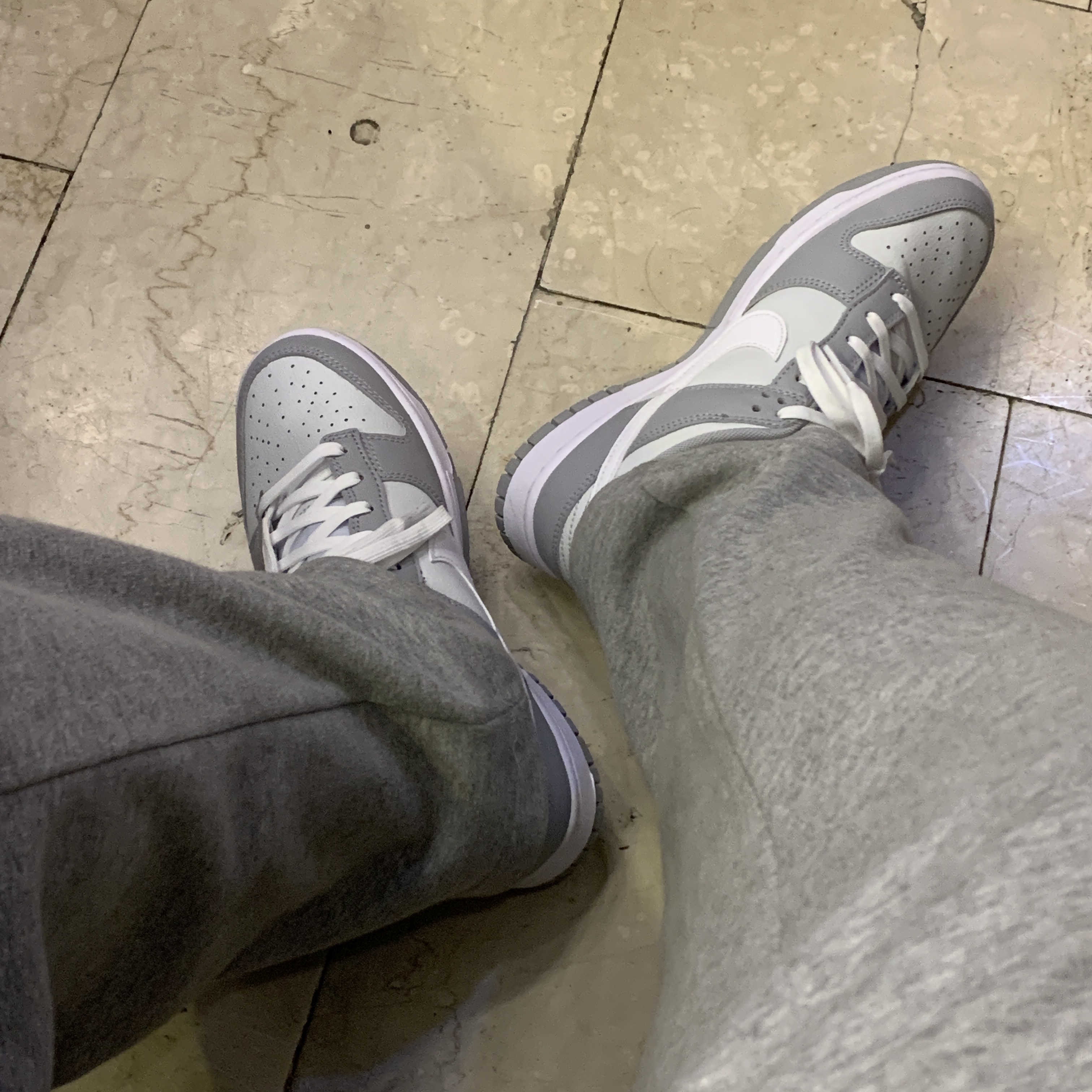 Nike Dunk Low Retro Wolf Grey 착용 스타일 - 1