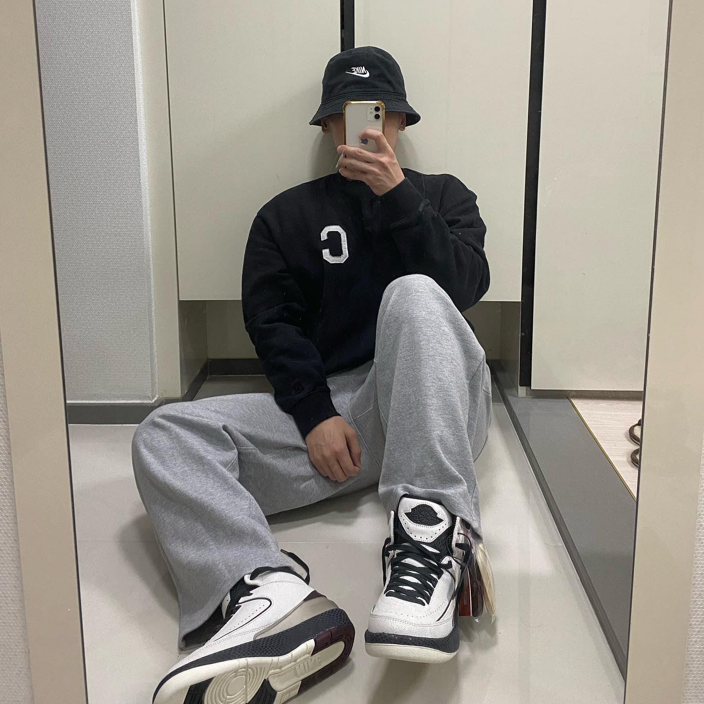 Jordan 2 x A Ma Maniere Retro SP Sail and Burgundy 착용 스타일 - 1