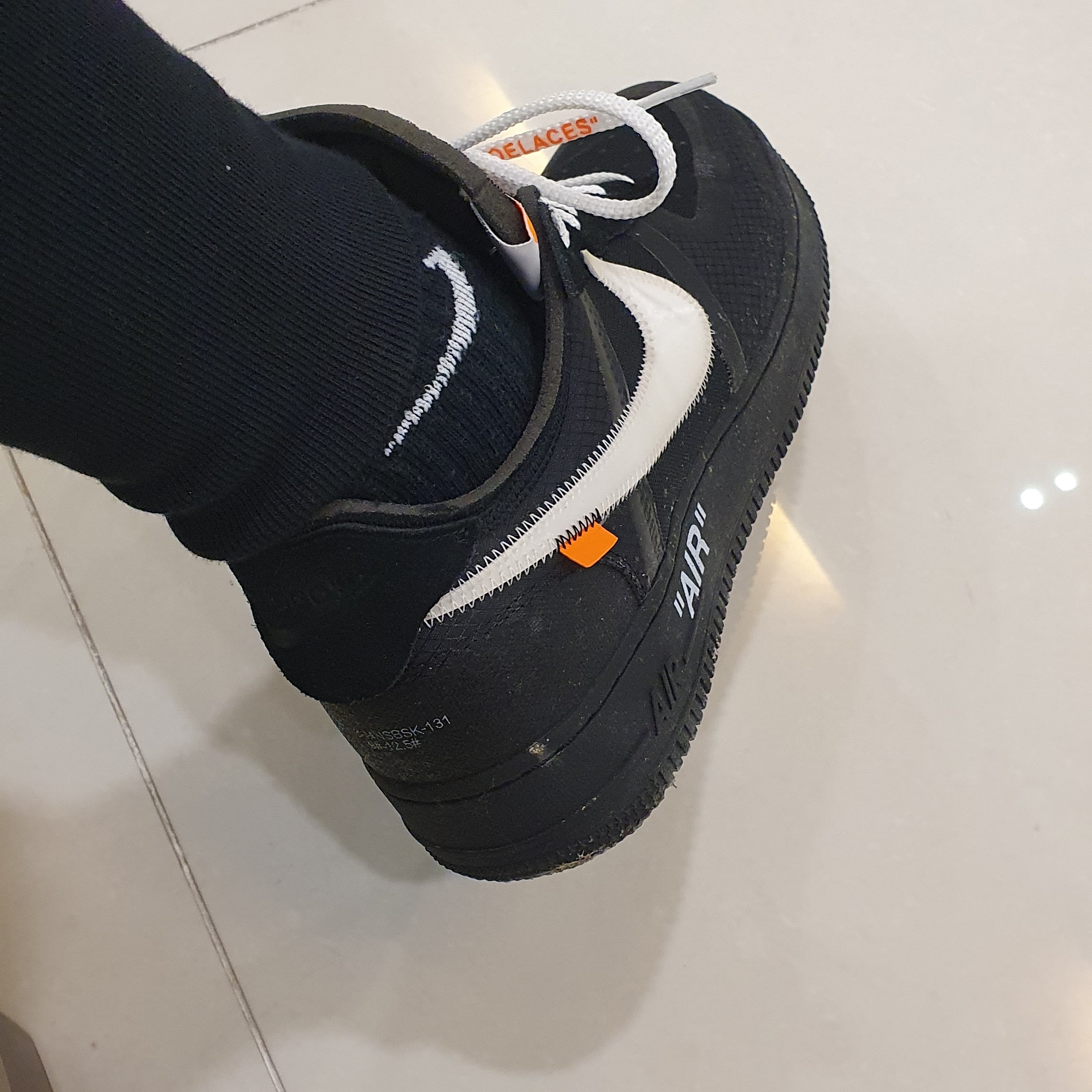 Nike x Off-White Air Force 1 Low Black White 착용 스타일 - 4
