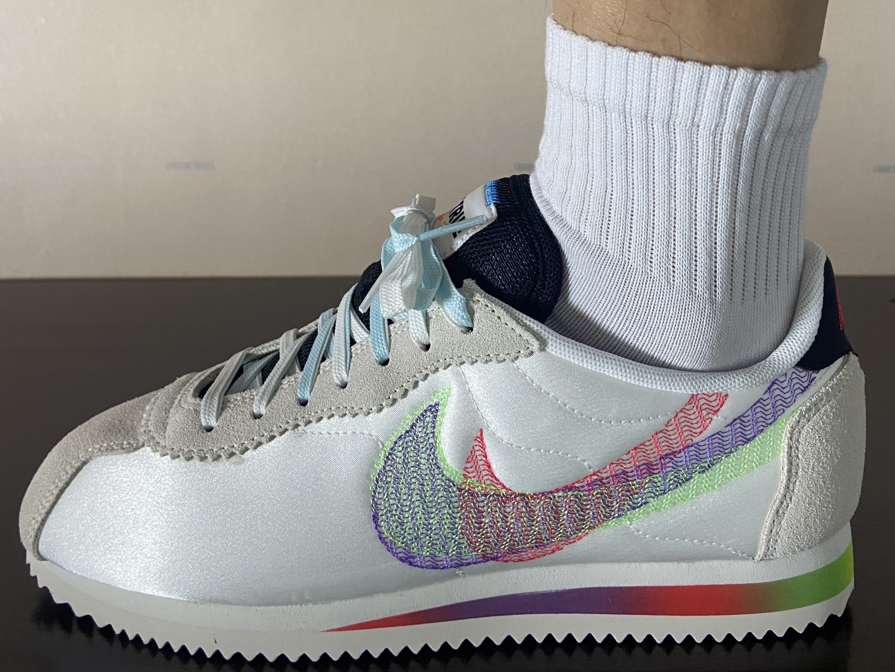 Nike Cortez Be True 착용 스타일