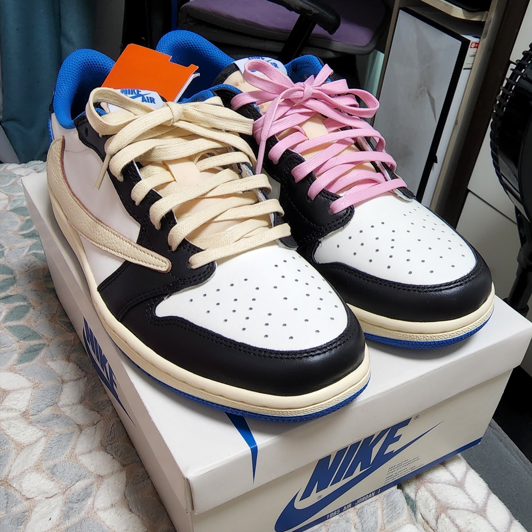 Jordan 1 x Travis Scott x Fragment Retro Low OG SP Military Blue 착용 스타일 - 1