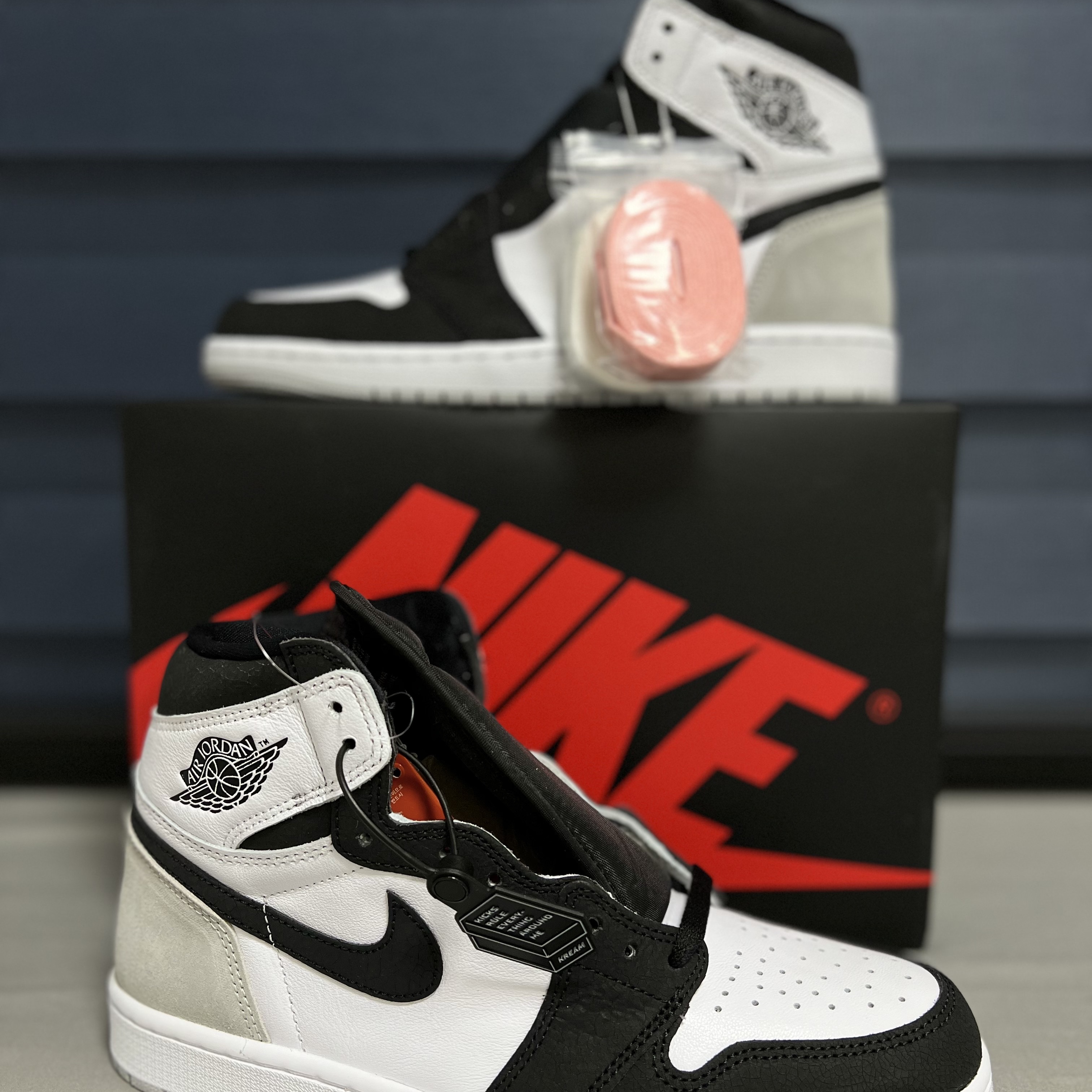 Jordan 1 Retro High OG Bleached Coral 착용 스타일 - 1