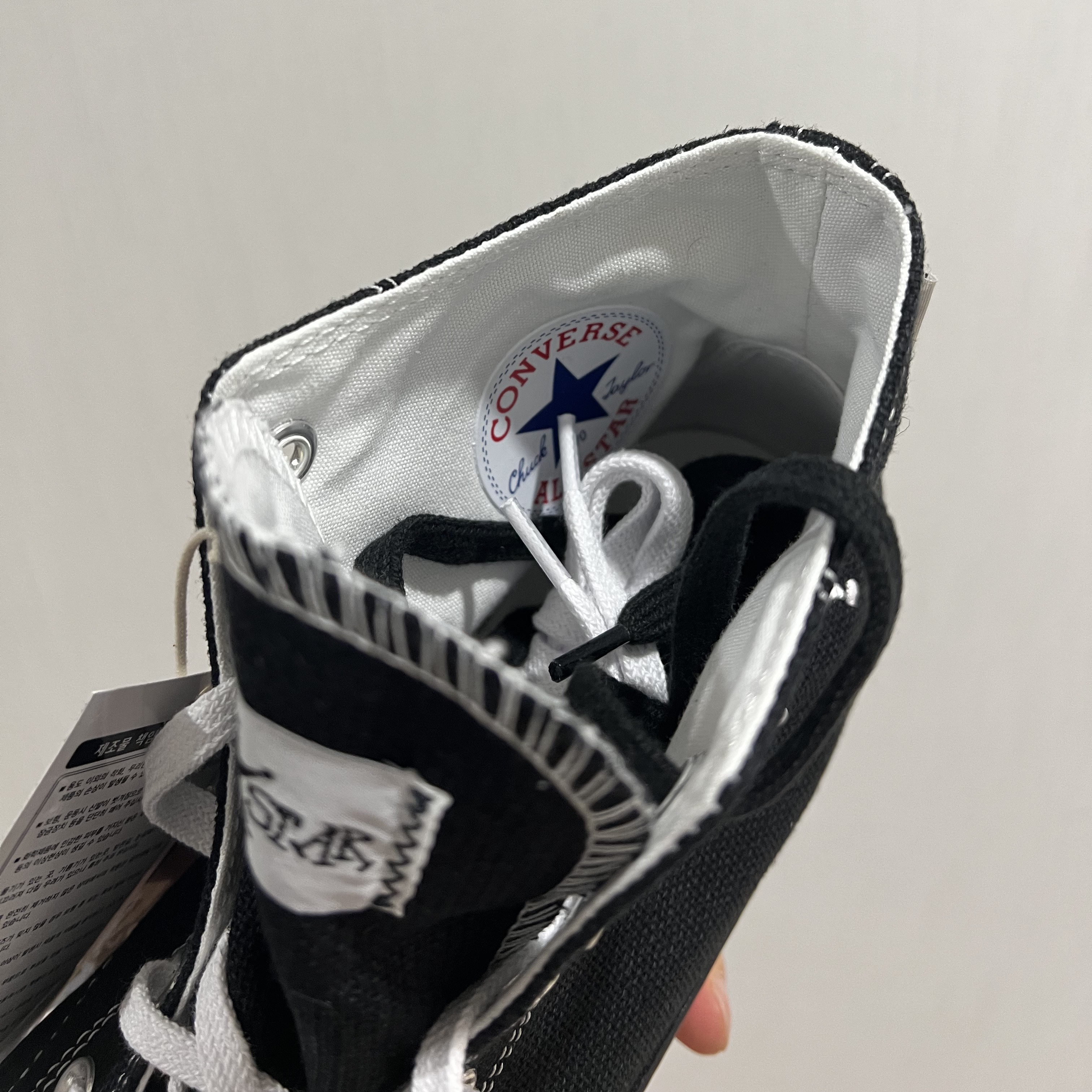 Converse x Stussy Chuck 70 High Black 착용 스타일 - 3