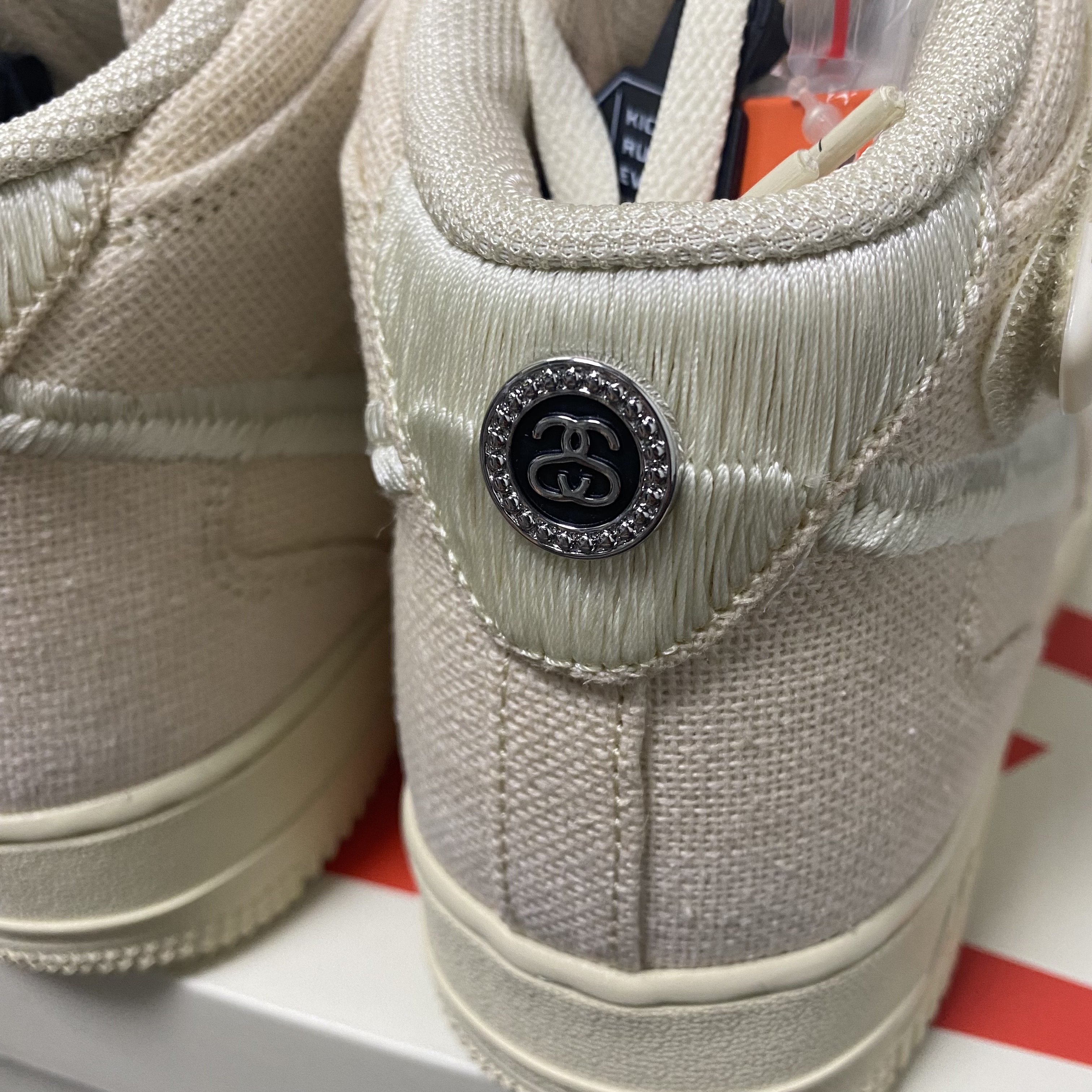 Nike x Stussy Air Force 1 '07 Mid SP Fossil 착용 스타일 - 3
