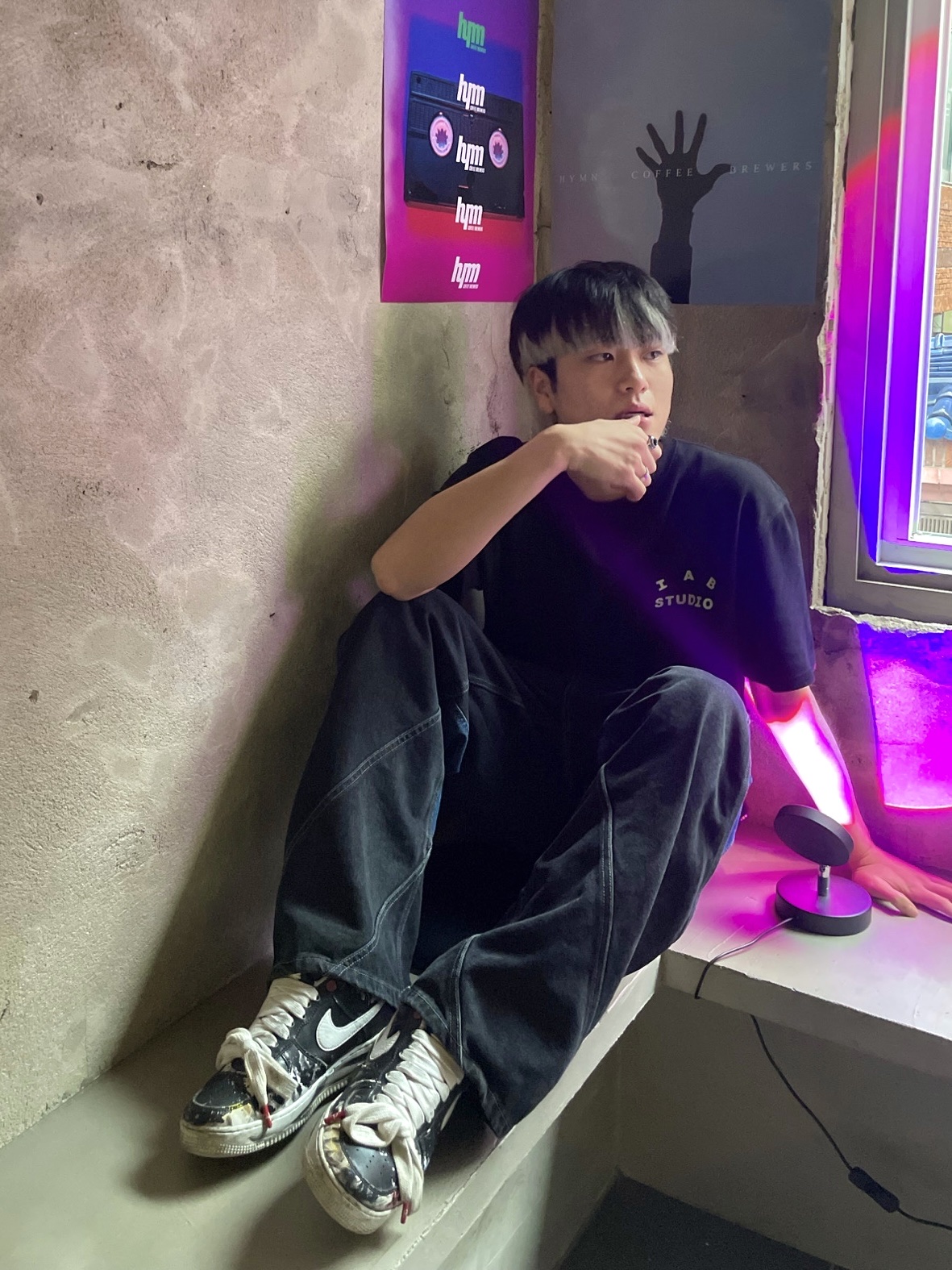 IAB Studio Black Glow T-Shirt, Nike x Peaceminusone Air Force 1 Low Para-Noise 착용 스타일 - 2