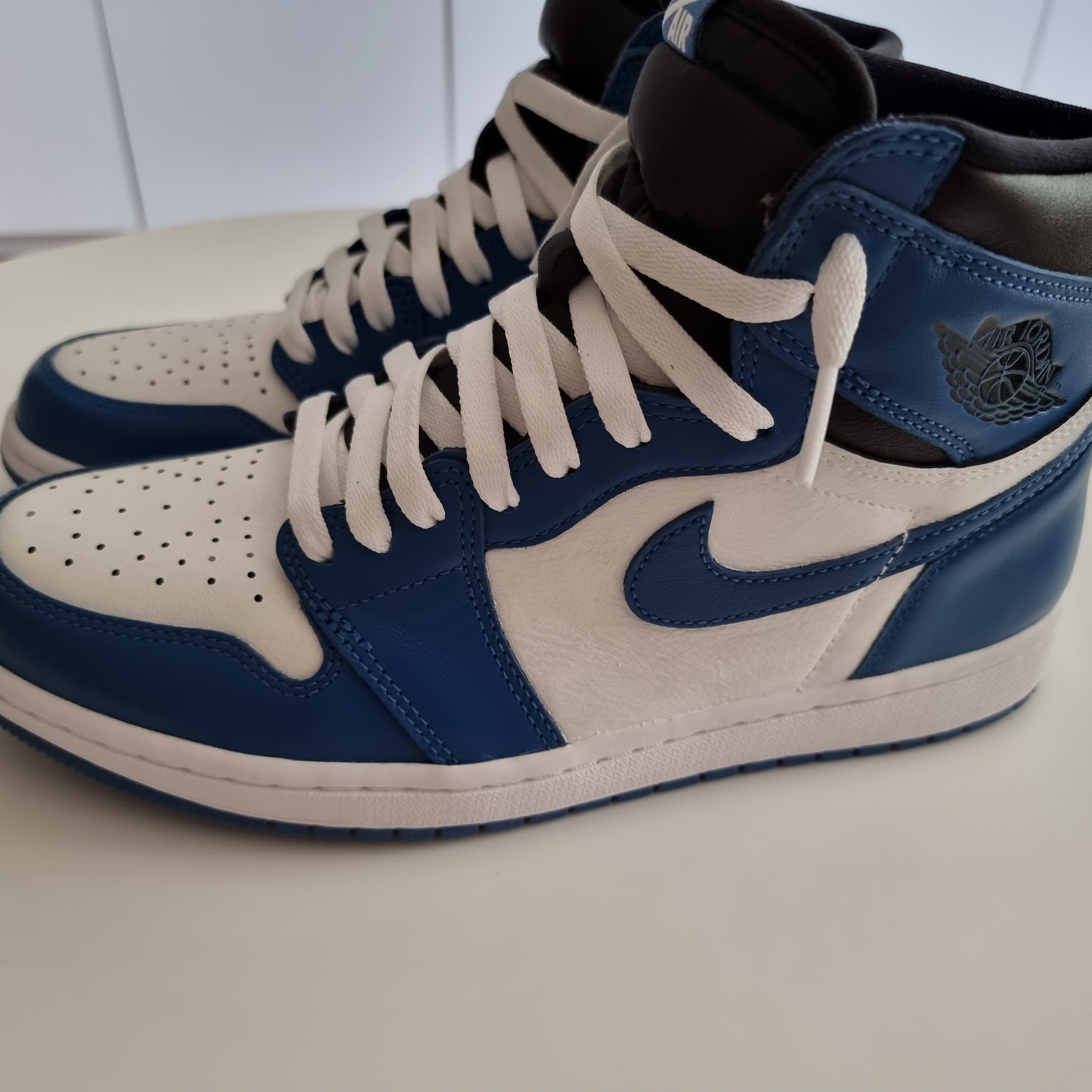 Jordan 1 Retro High OG Dark Marina Blue 착용 스타일 - 2