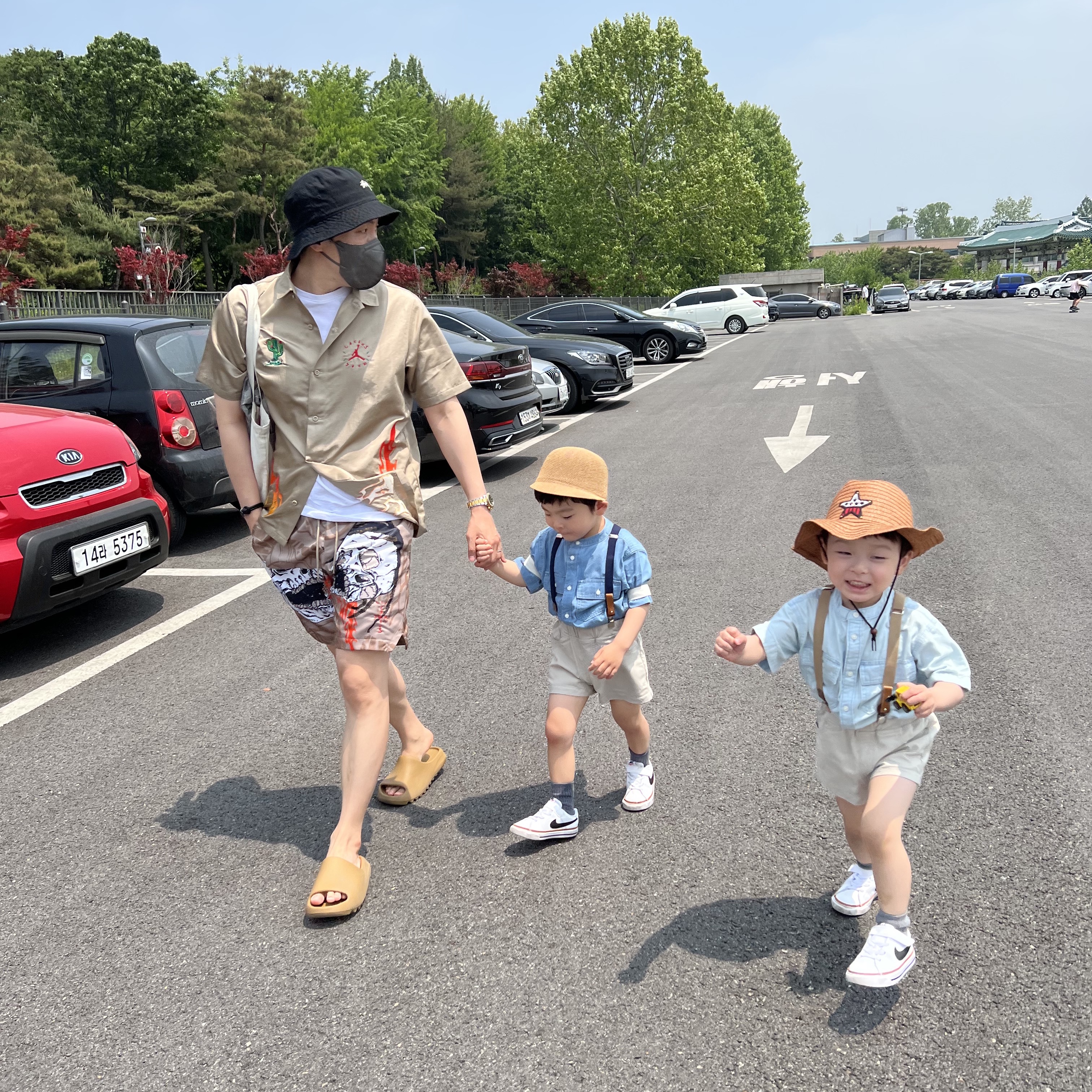 Jordan x Travis Scott Button Down Top - Asia, Jordan x Travis Scott Pool Shorts - Asia 착용 스타일 - 1