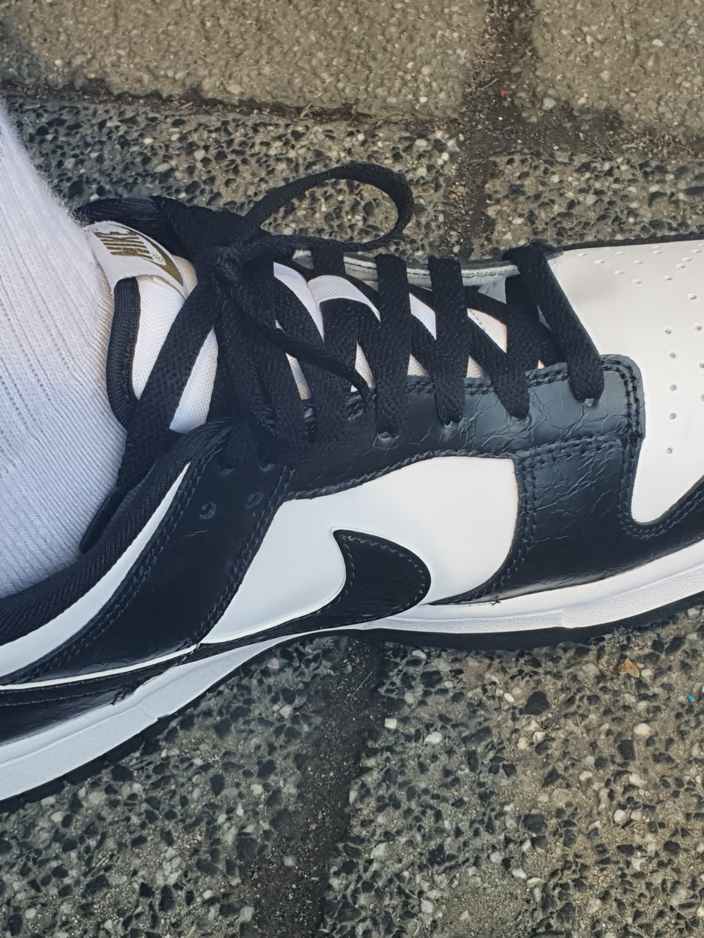Nike Dunk Low Retro SE Black 착용 스타일 - 3