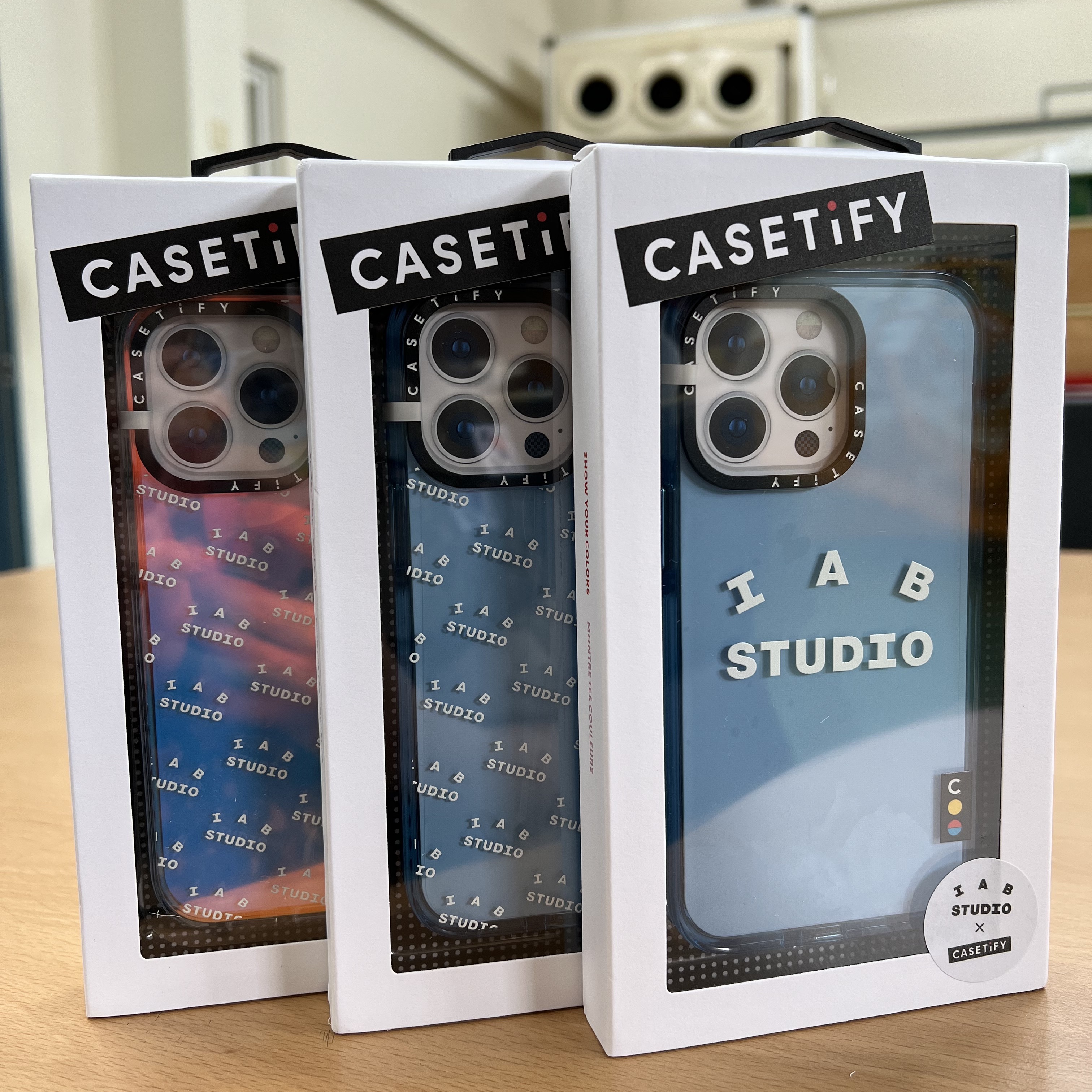 Casetify x IAB Studio iPhone White Logo Impact Case Sierra Blue, Casetify x IAB Studio iPhone White Monogram Logo Impact Case Sierra Blue 착용 스타일