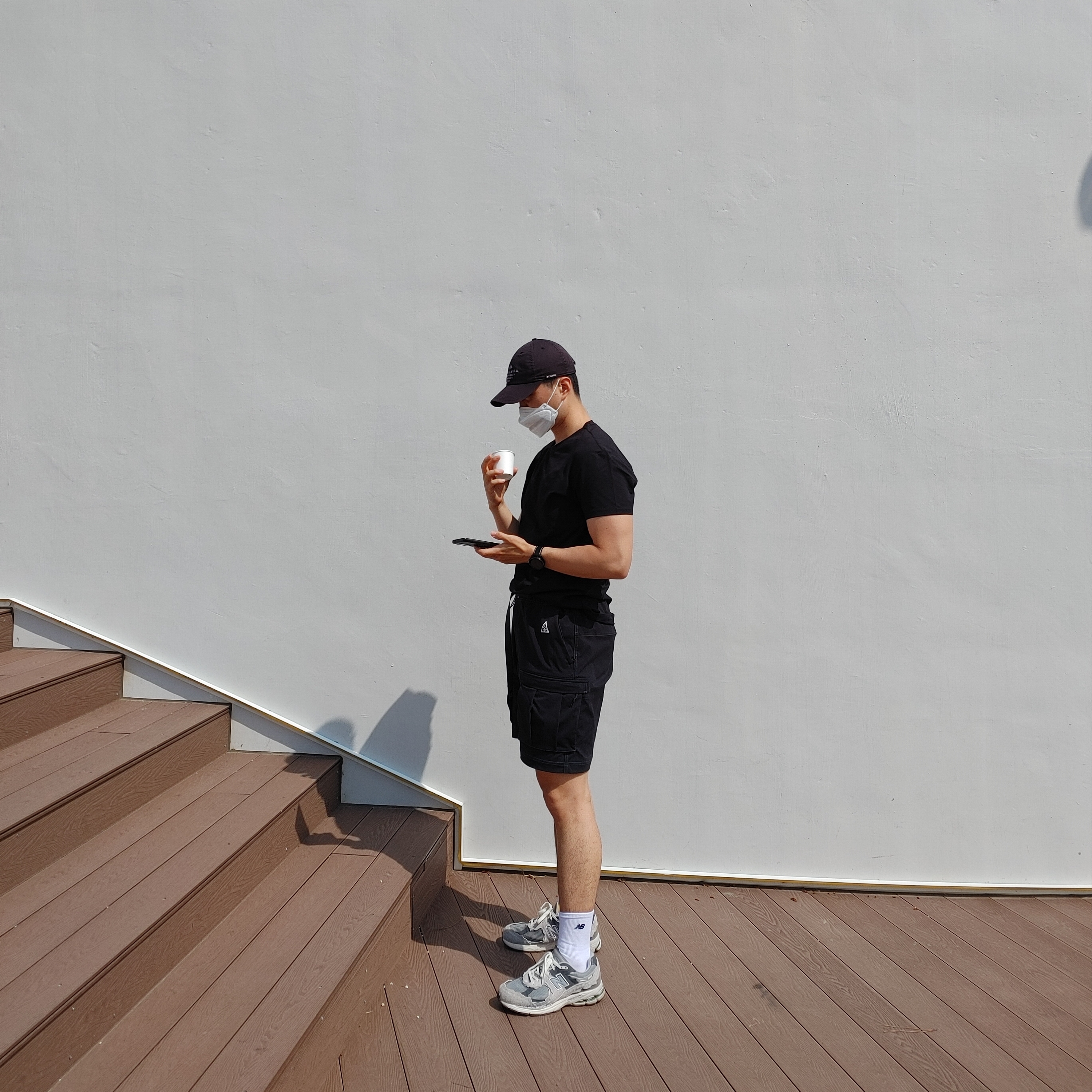 New Balance 2002R Protection Pack Rain Cloud, Nike ACG Smith Summit Cargo Pants Black Summit White - Asia 착용 스타일