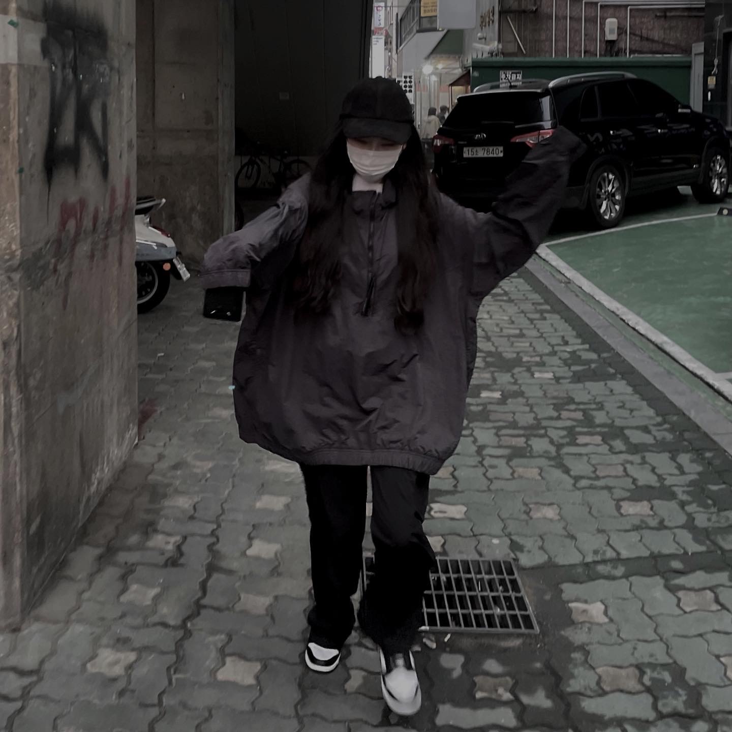Nike x Stussy Windrunner Jacket Off Noir, (W) Nike Dunk Low Black 착용 스타일 - 1