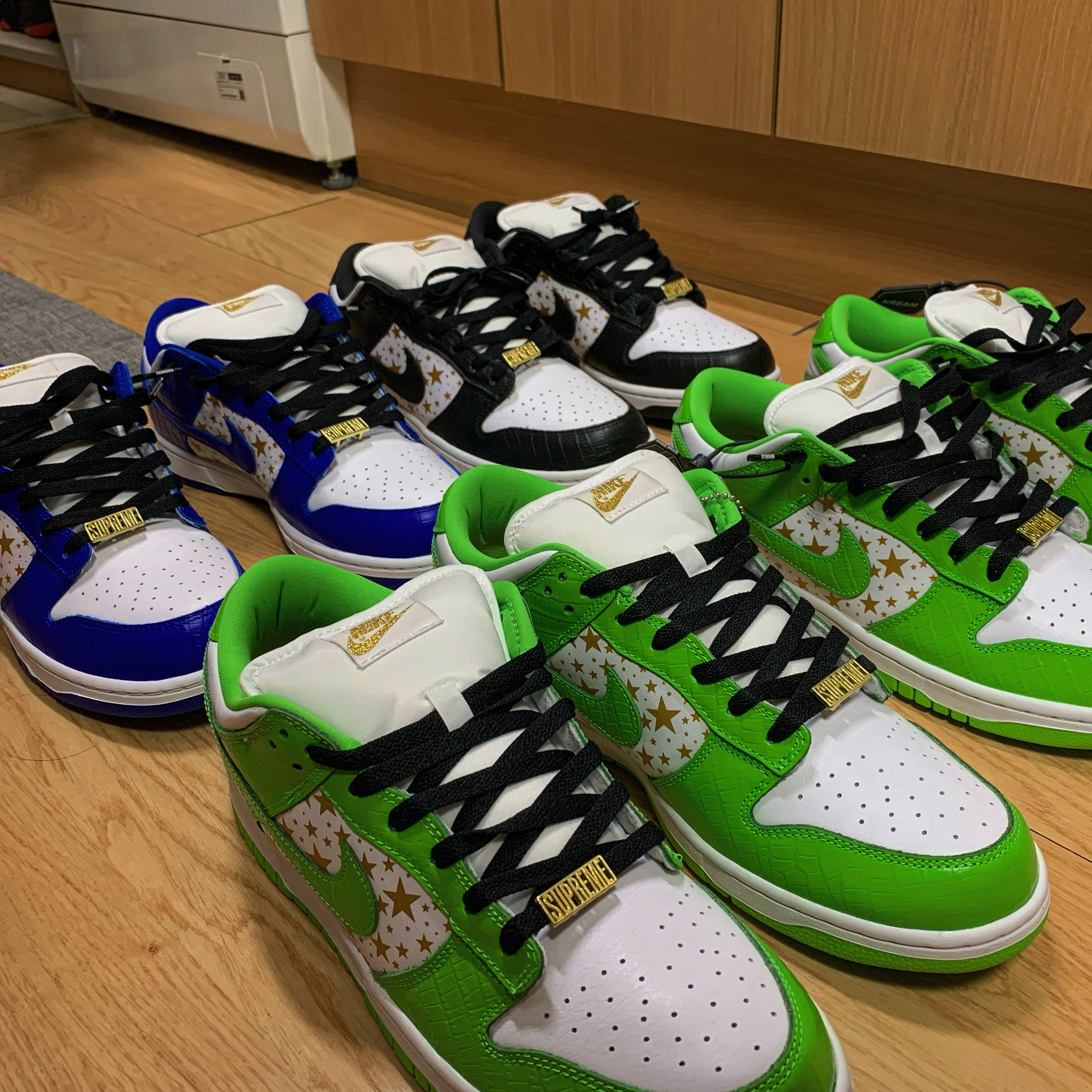 Nike x Supreme SB Dunk Low Black, Nike x Supreme SB Dunk Low Hyper Blue 착용 스타일