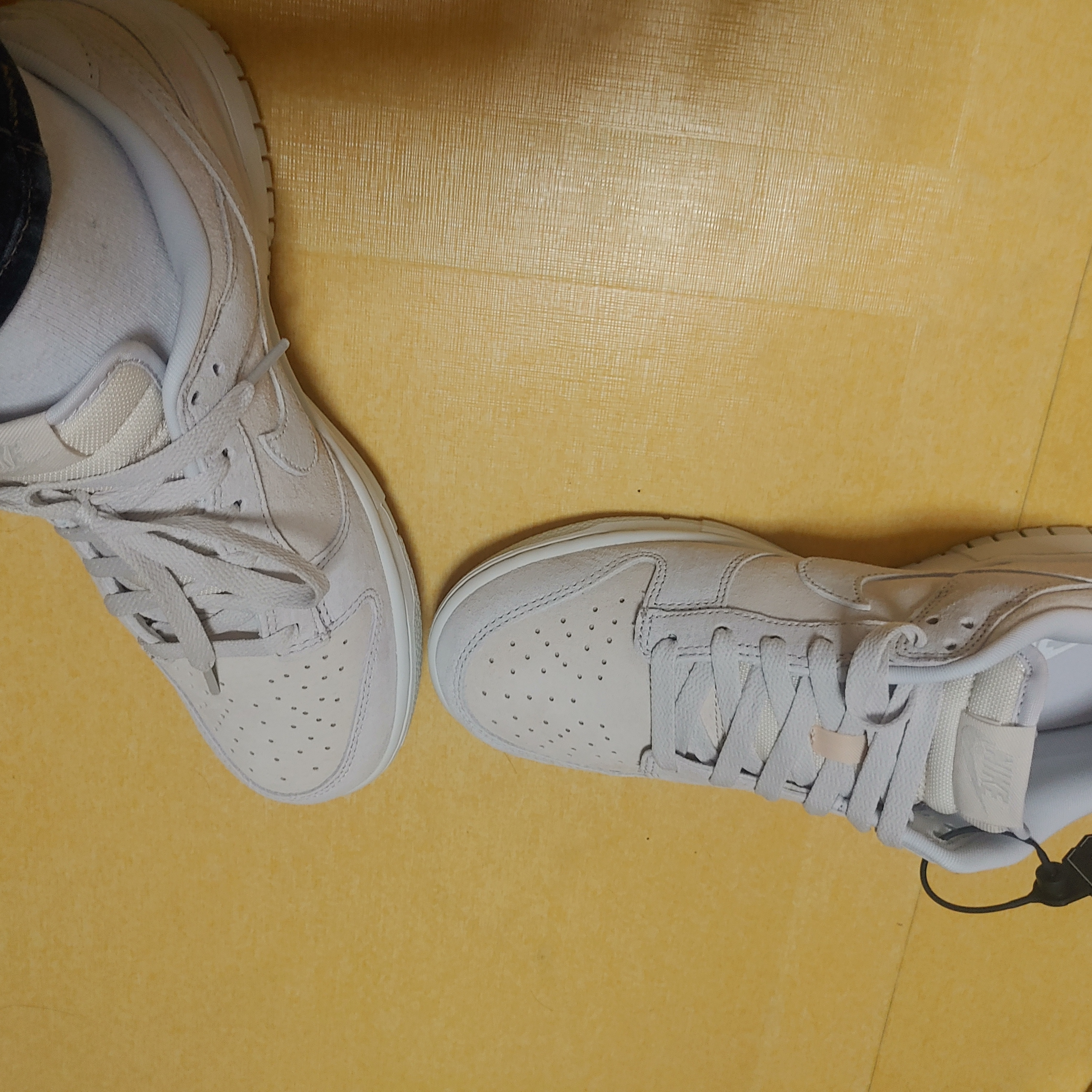 Nike Dunk Low Retro PRM Vast Grey 착용 스타일 - 2