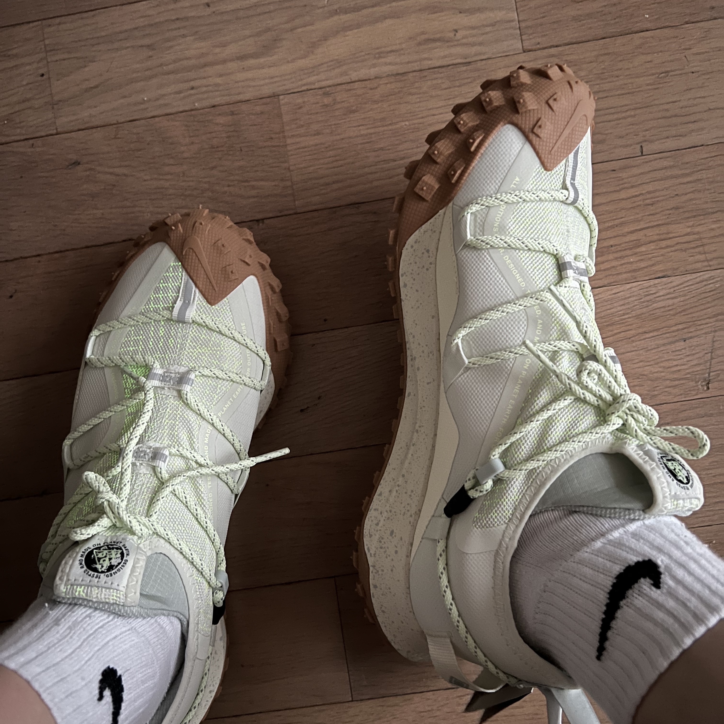 Nike ACG Mountain Fly Low Gore-Tex SE Sea Glass 착용 스타일 - 4