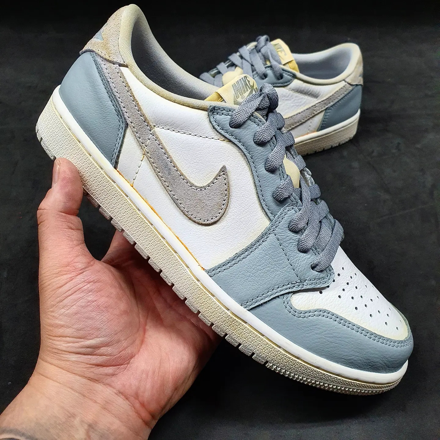 Jordan 1 Low OG Neutral Grey 착용 스타일 - 2