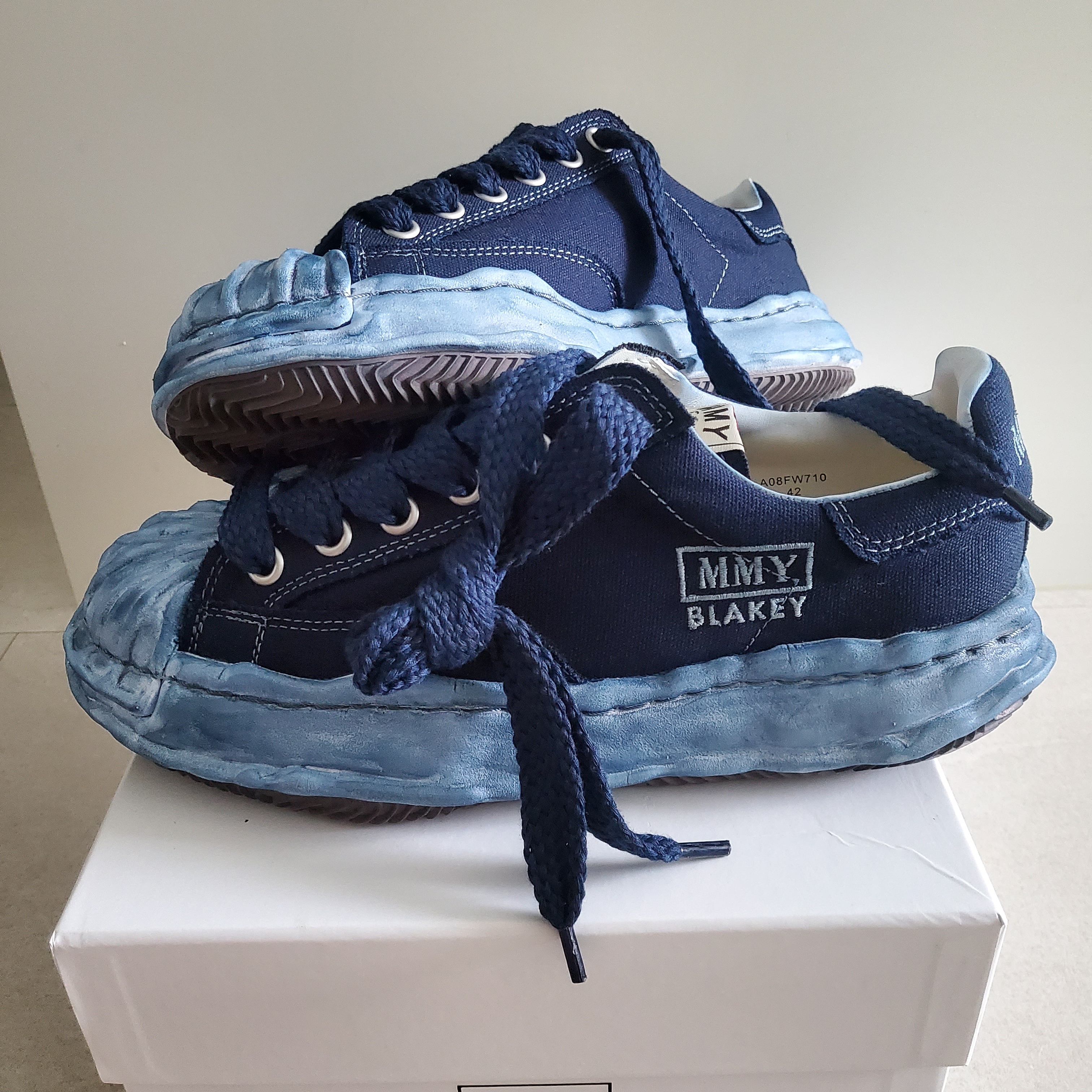 Maison Mihara Yasuhiro Blakey OG STC Sole OD Canvas Low-top Sneakers Navy 착용 스타일