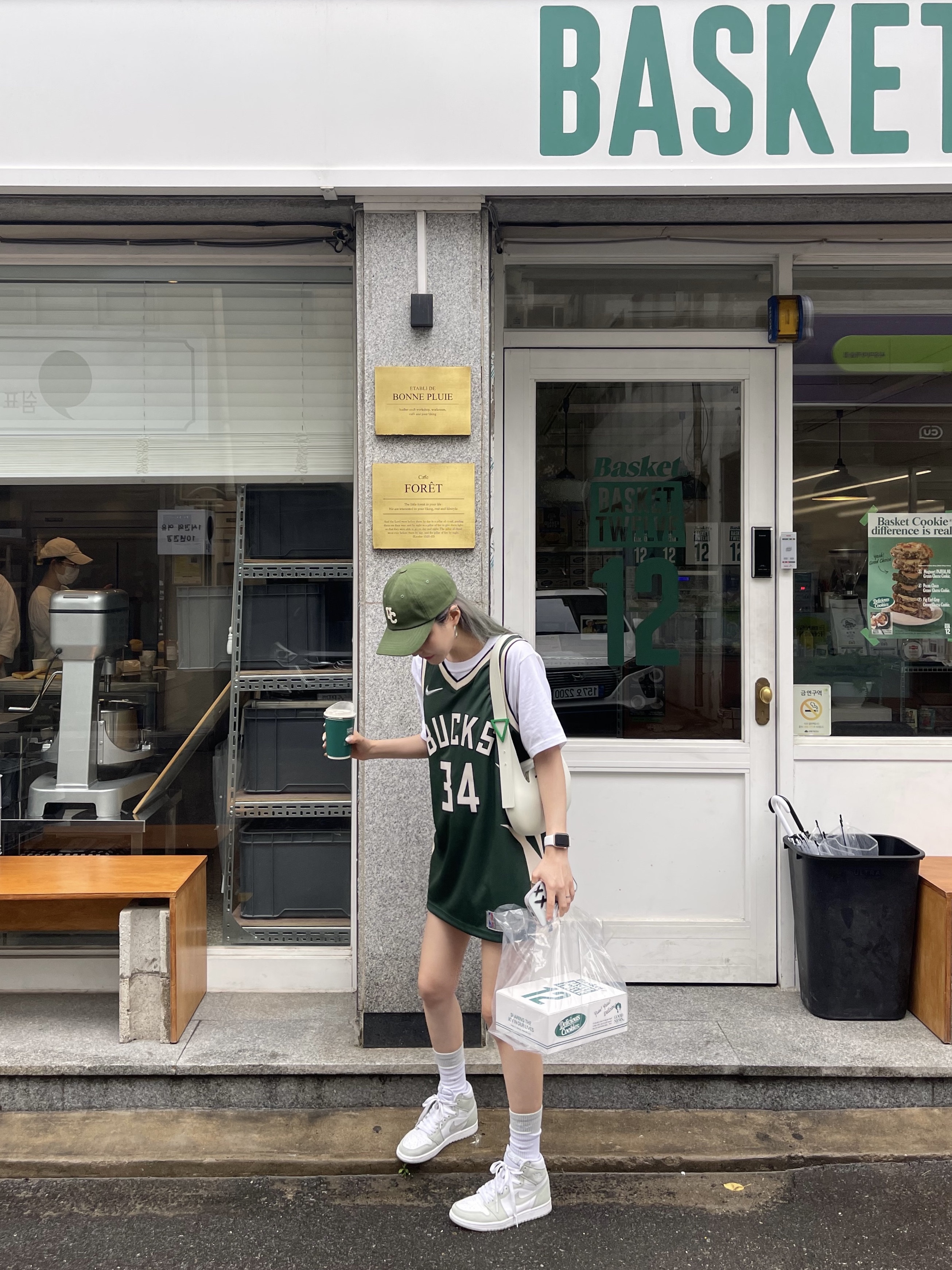 (W) Jordan 1 Retro High OG Seafoam 착용 스타일 - 1