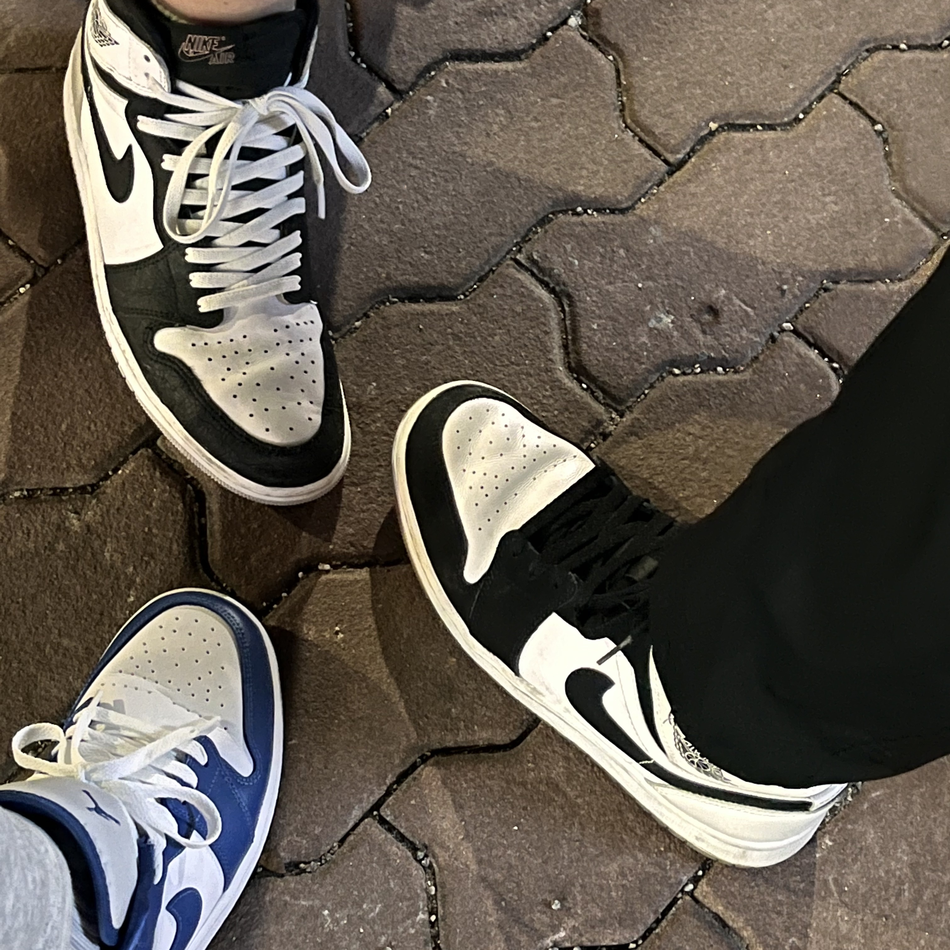 (W) Jordan 1 Low White Dark Marina Blue, Jordan 1 Retro High OG Bleached Coral 착용 스타일