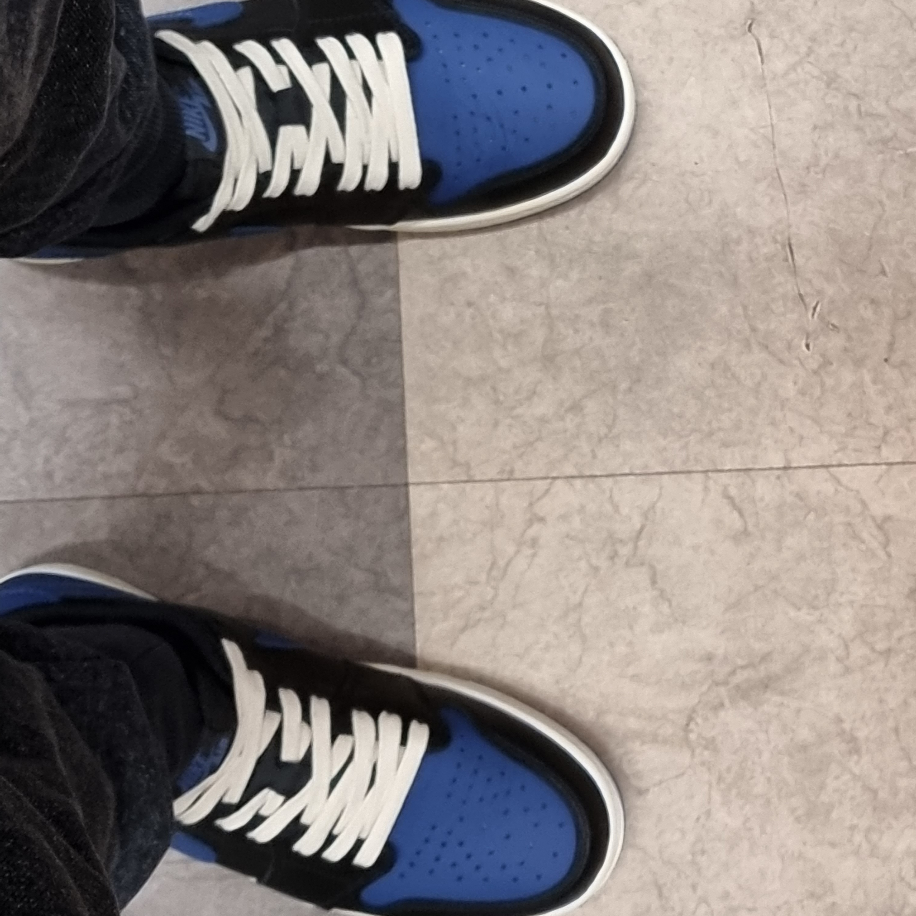 Jordan 1 Retro Low OG Mystic Navy 착용 스타일 - 2