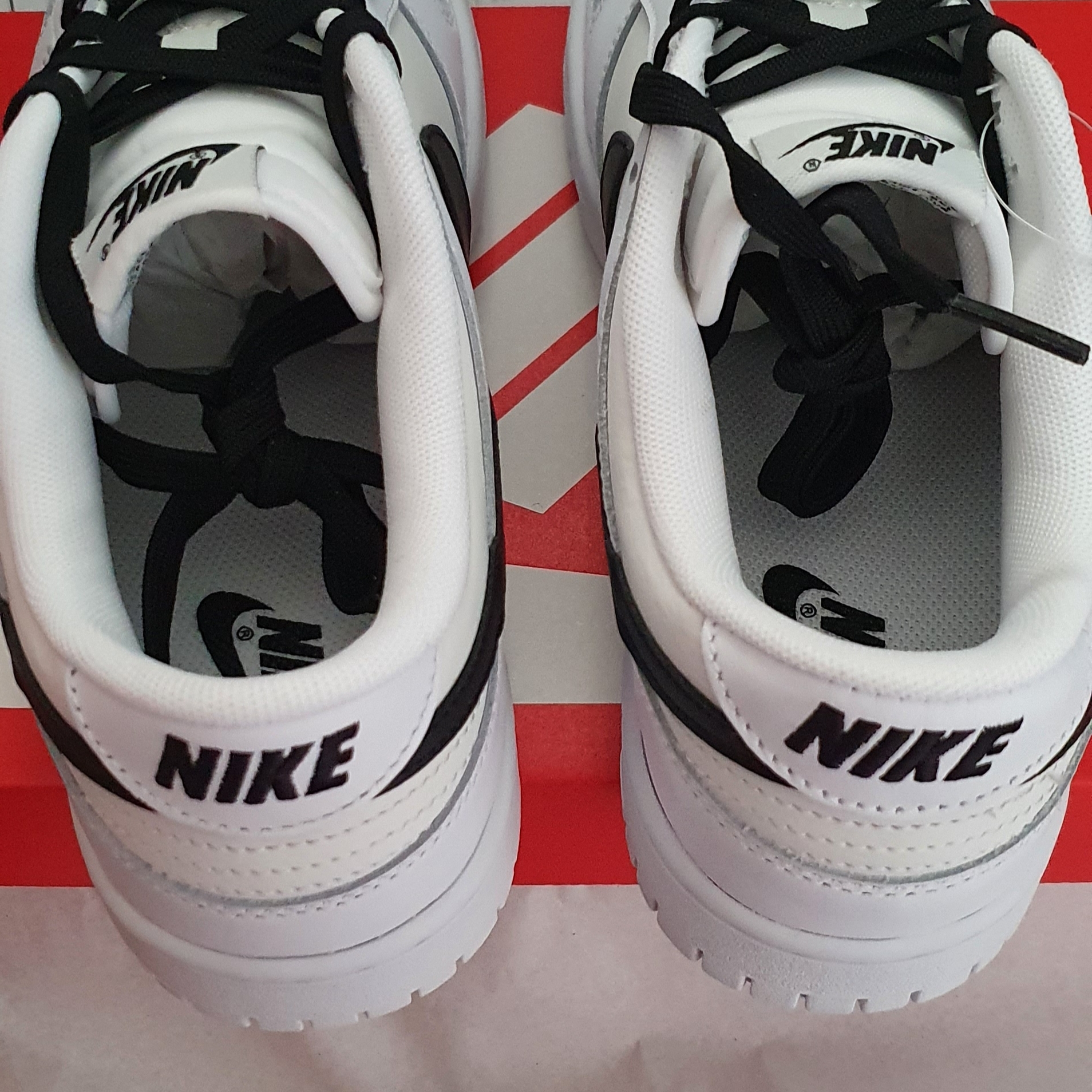 Nike Dunk Low Retro Summit White 착용 스타일 - 2