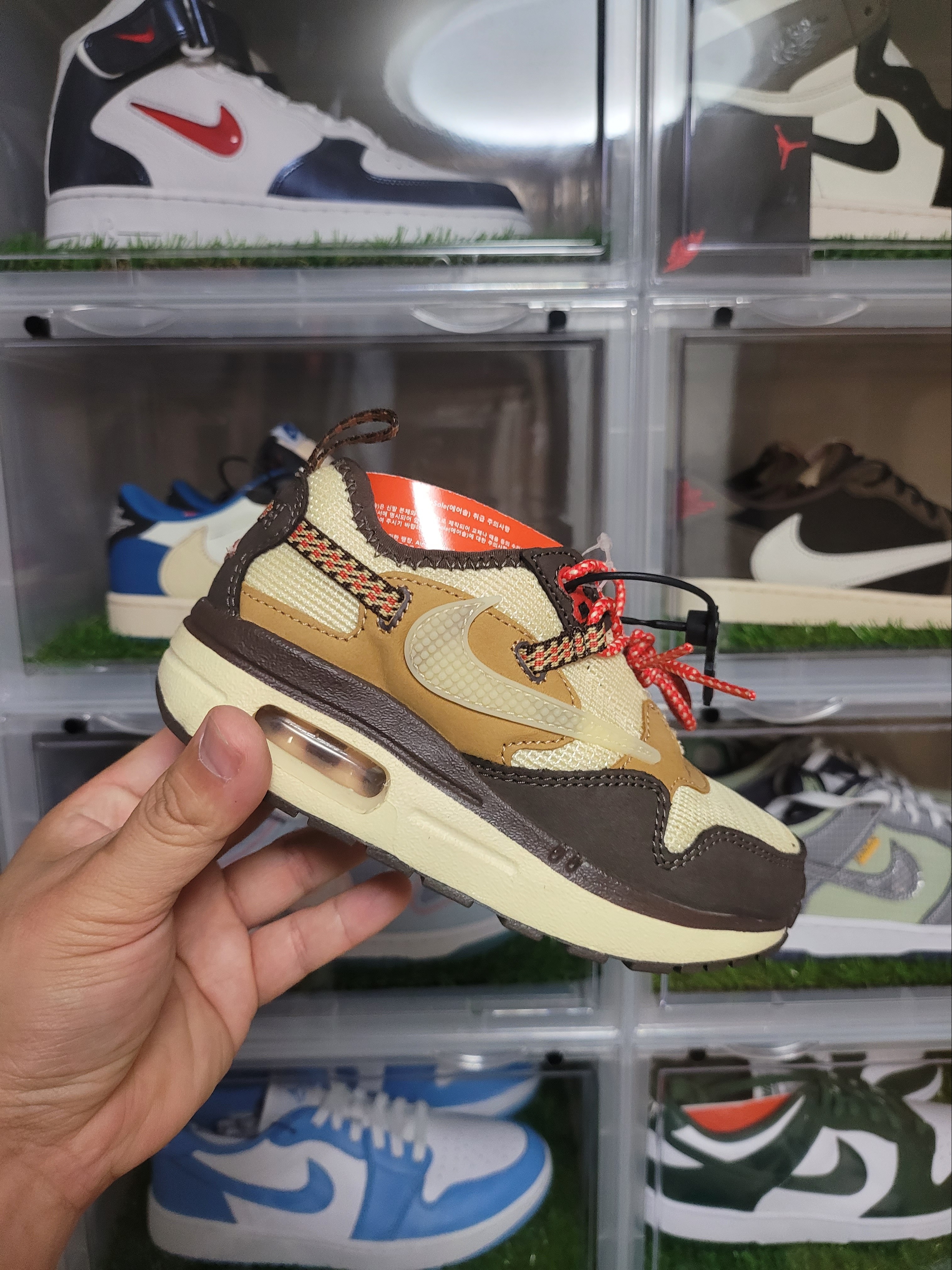 Nike x Travis Scott Air Max 1 Cact.us Gold, (PS) Nike x Travis Scott Air Max 1 Cact.us Brown 착용 스타일 - 4