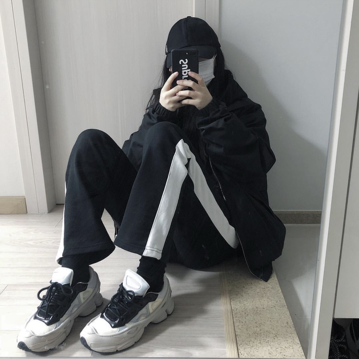Adidas x Raf Simons Ozweego 3 Cream White Core Black 착용 스타일
