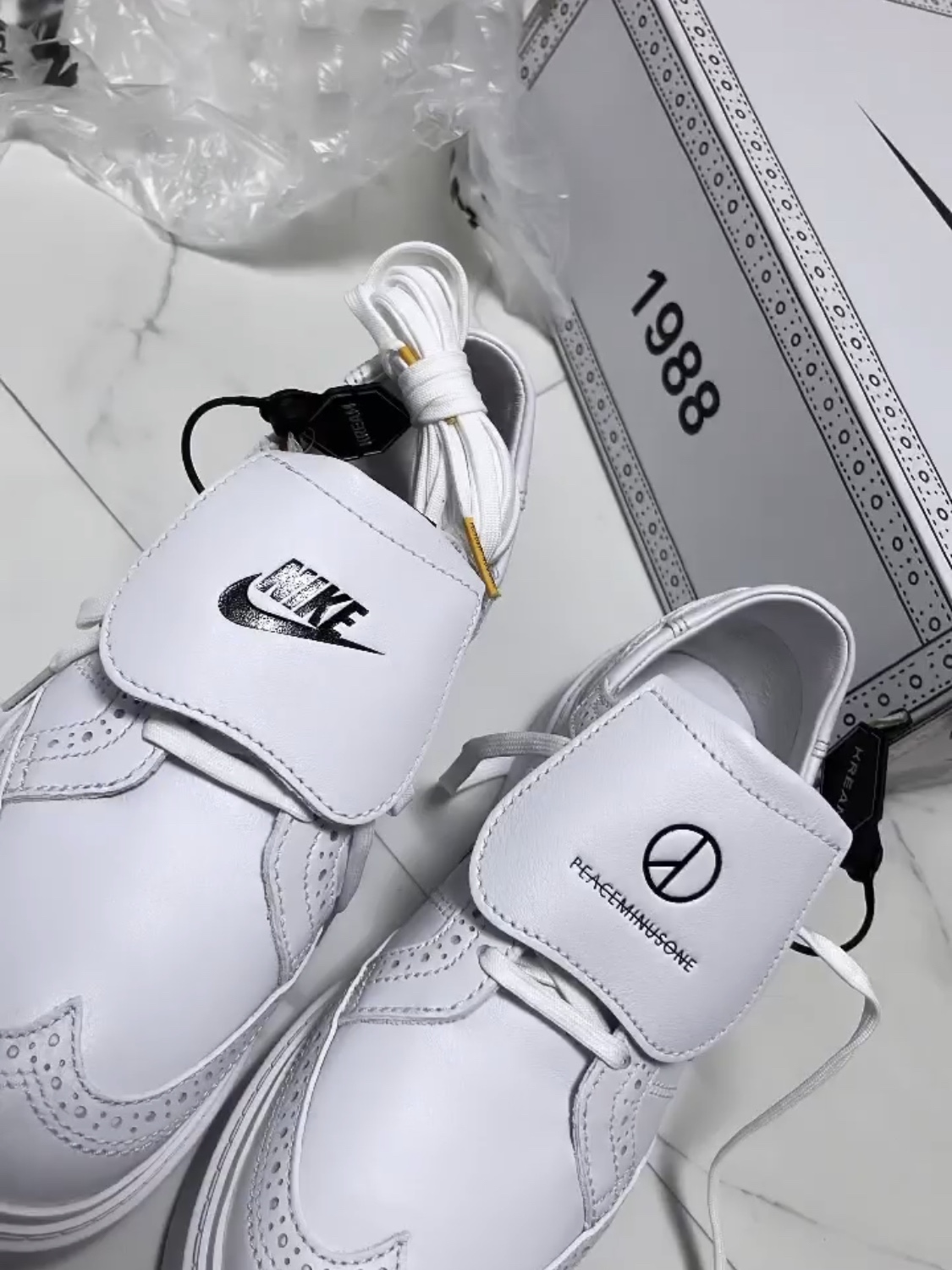 Nike x Peaceminusone Kwondo1 White 착용 스타일 - 1