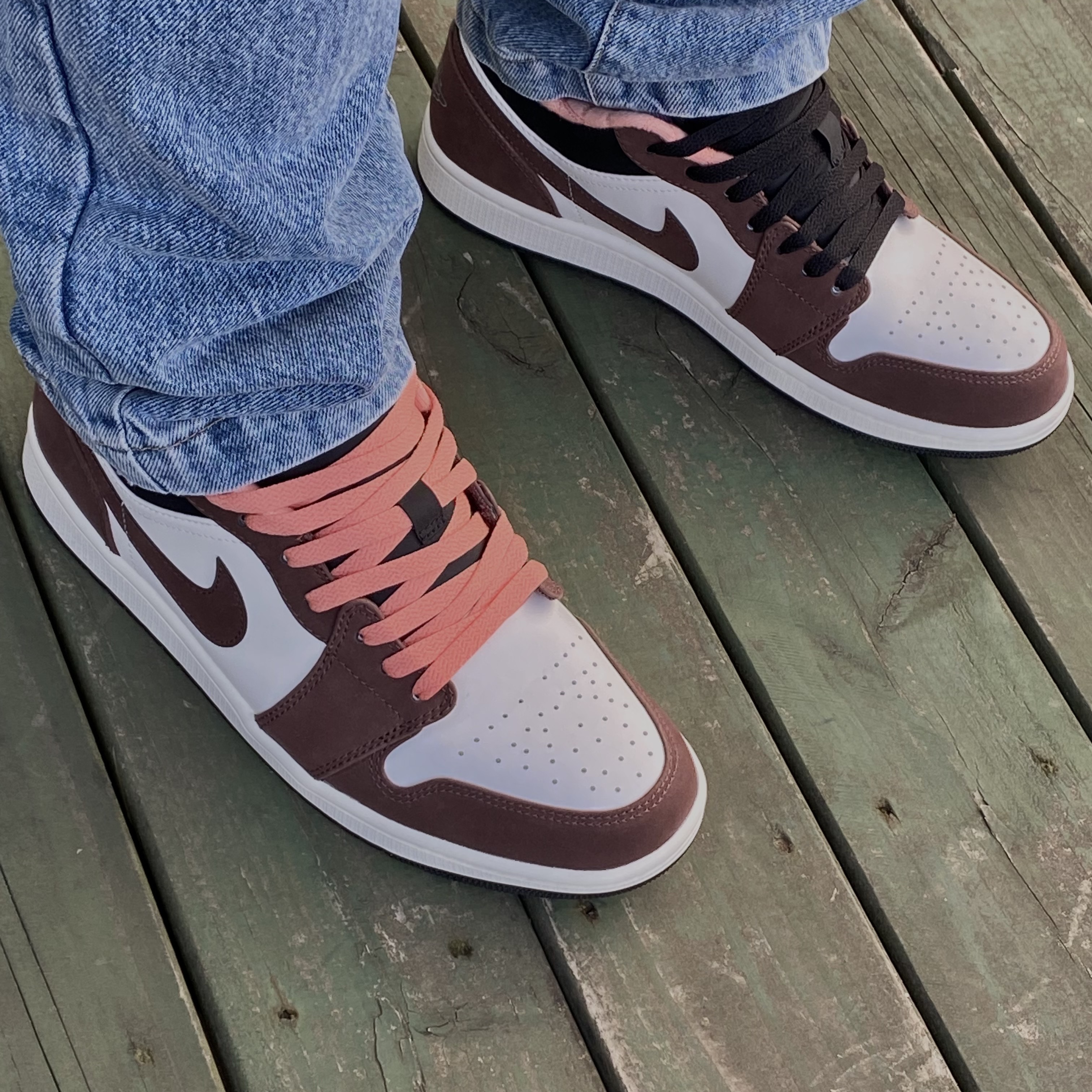 Jordan 1 Low SE Chocolate Bliss 착용 스타일 - 2