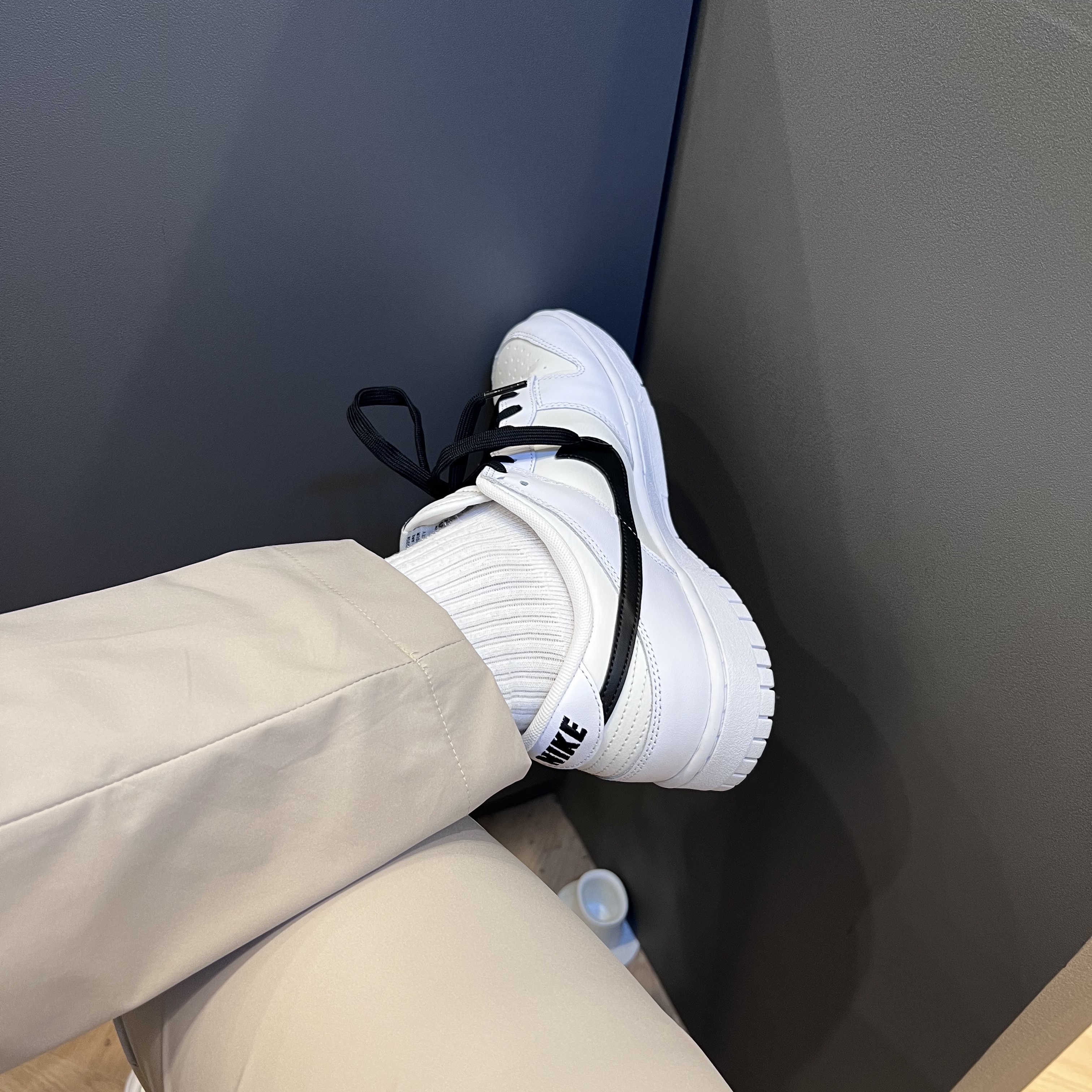 Nike Dunk Low Retro Summit White 착용 스타일