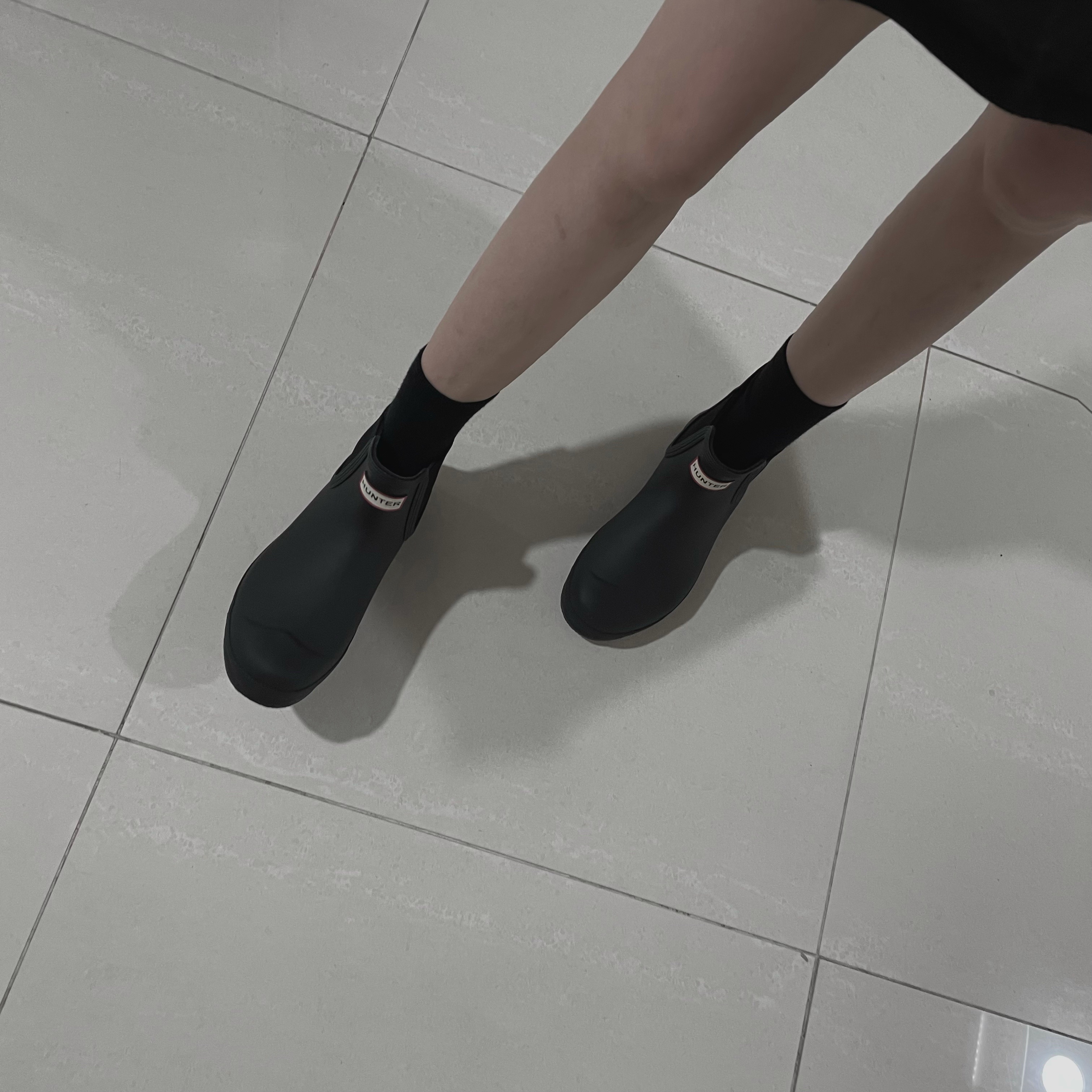 Wooyoungmi Flower Print Back Logo T-Shirt Black - 21SS, (W) Hunter Play Short Rain Boots Black 착용 스타일 - 2