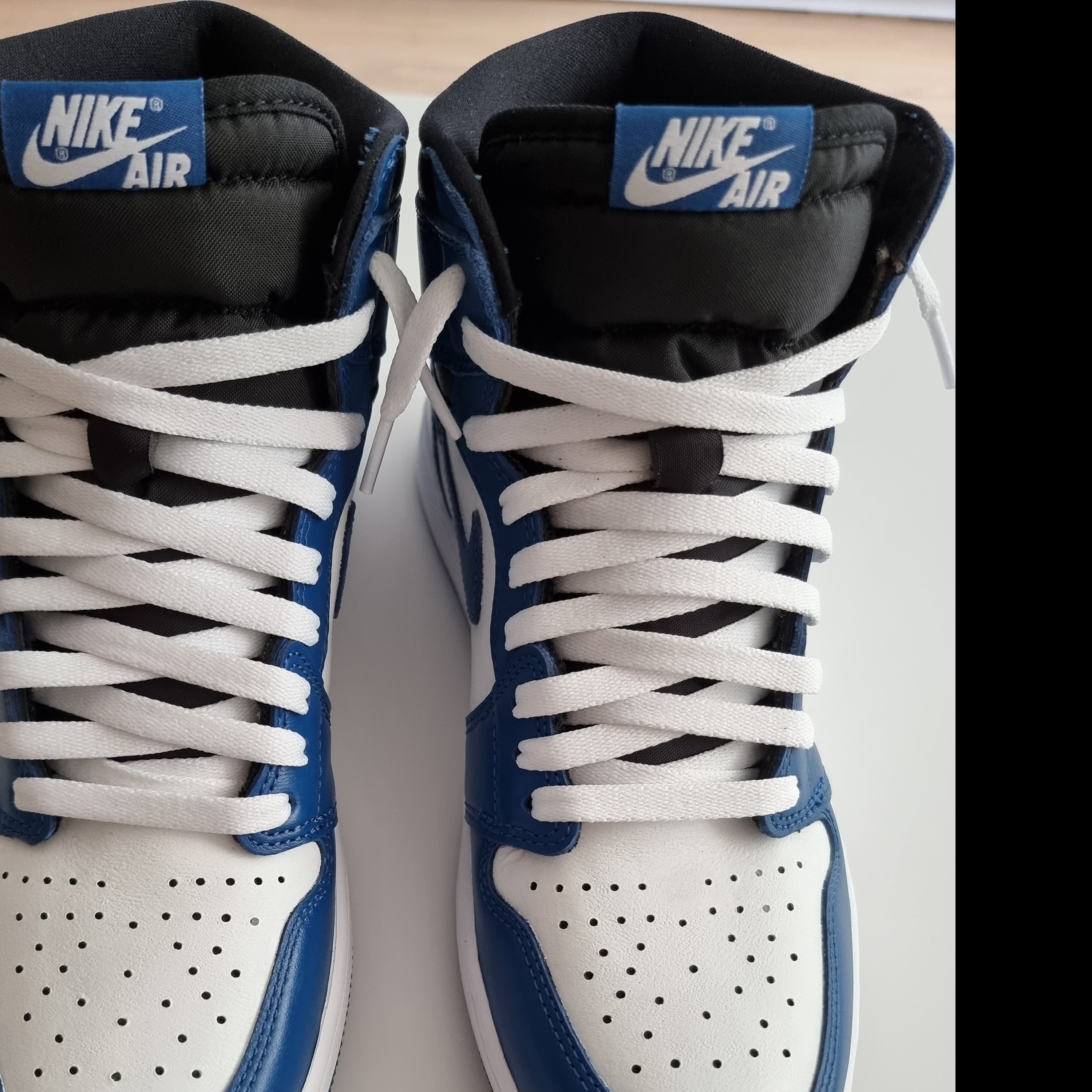 Jordan 1 Retro High OG Dark Marina Blue 착용 스타일 - 1