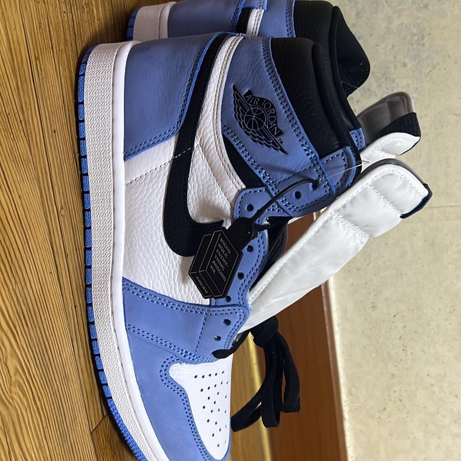 Jordan 1 Retro High OG University Blue, Jordan 1 Retro High OG Black Mocha 착용 스타일 - 3