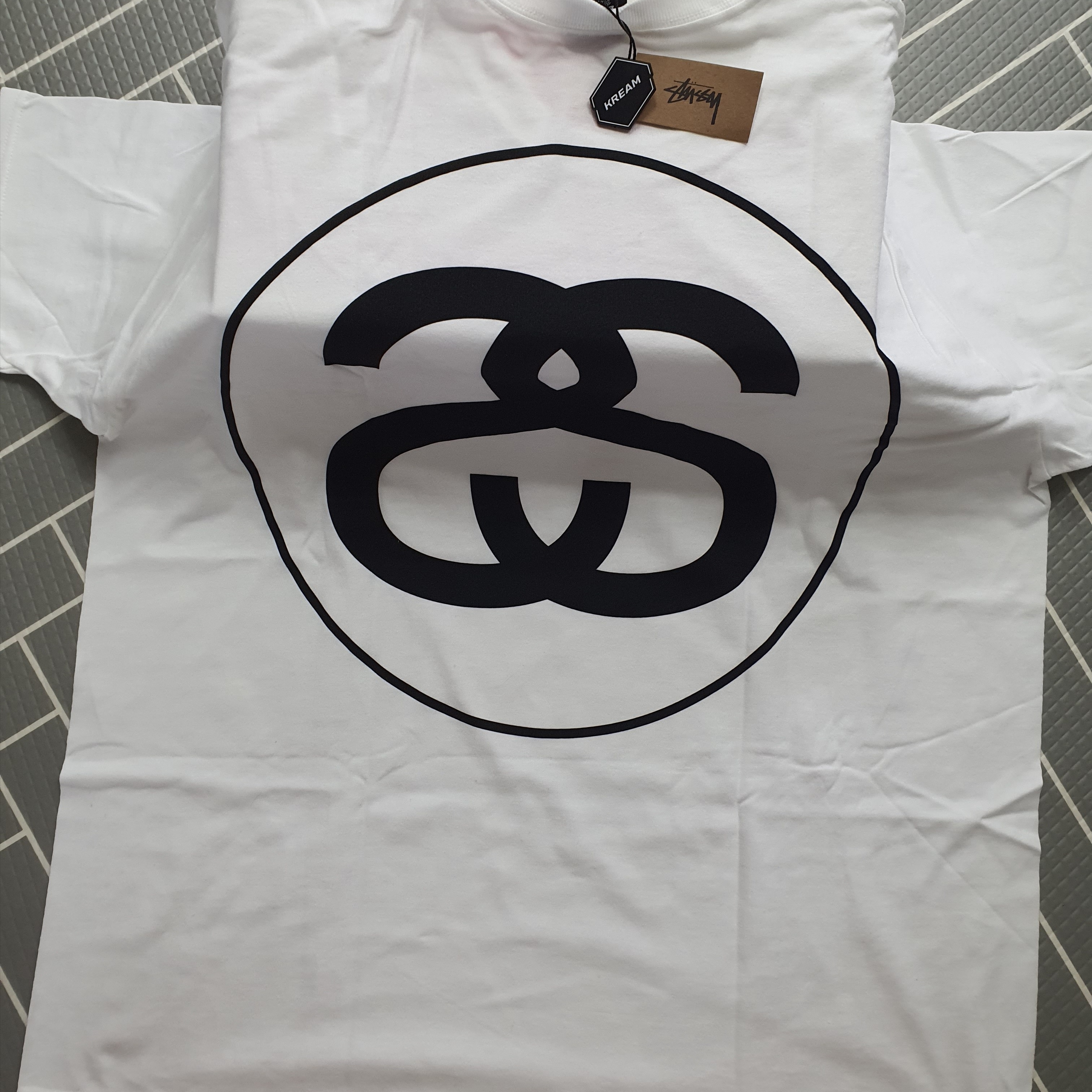 Stussy Big Link T-Shirt White, Stussy Fuzzy Dice T-Shirt White 착용 스타일 - 2