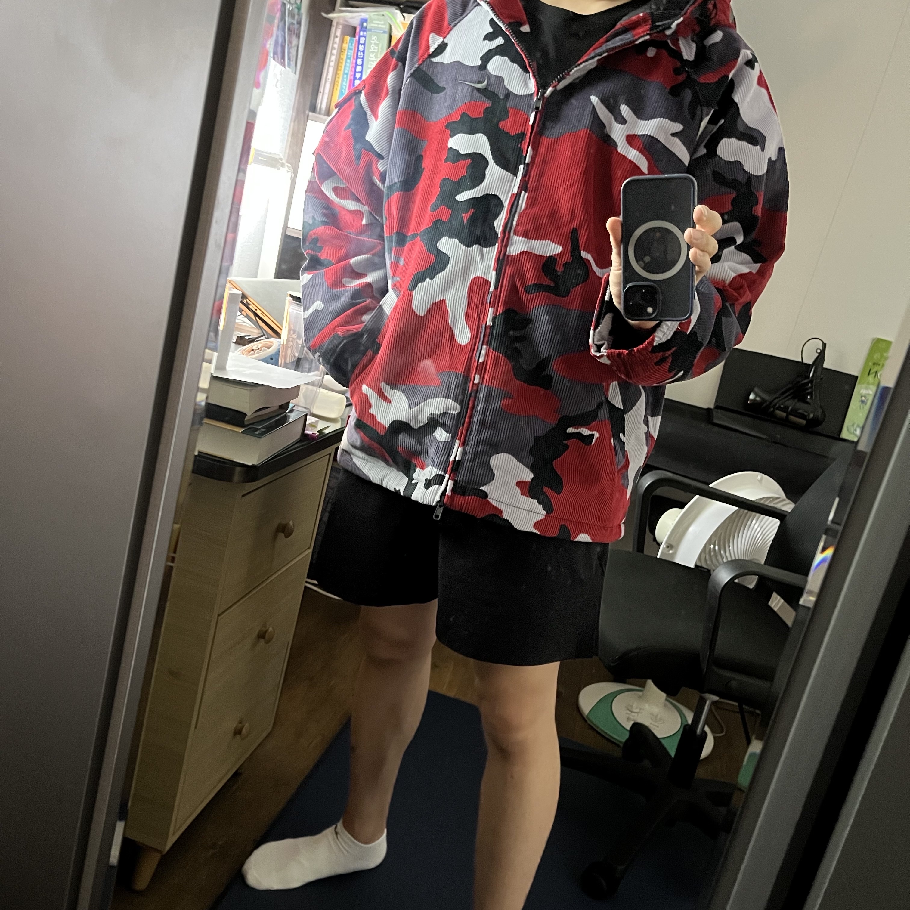 Supreme x Nike Arc Corduroy Hooded Jacket Red Camo - 22SS 착용 스타일 - 3