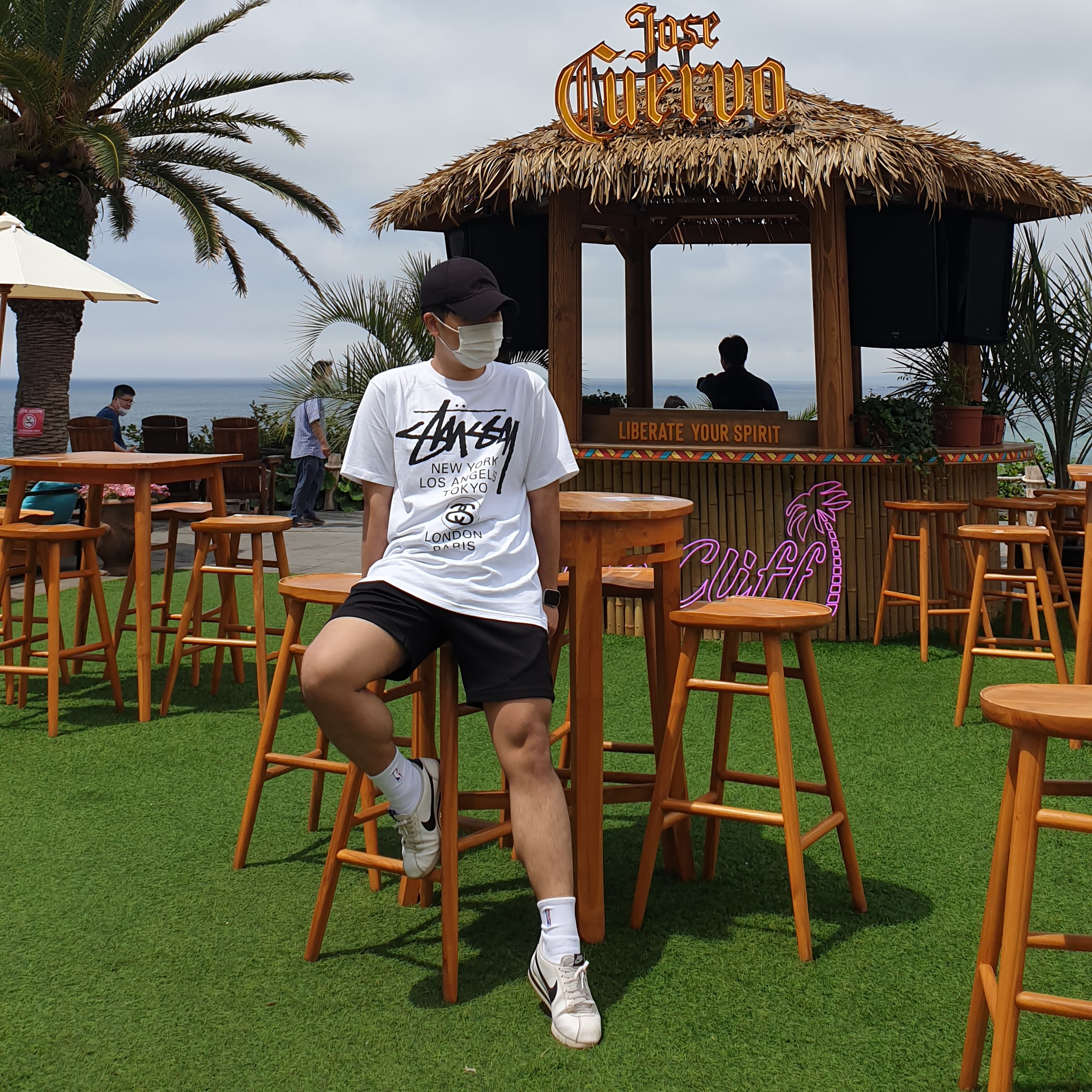 Stussy World Tour T-Shirt White, (W) Nike Classic Cortez Leather White Black 착용 스타일