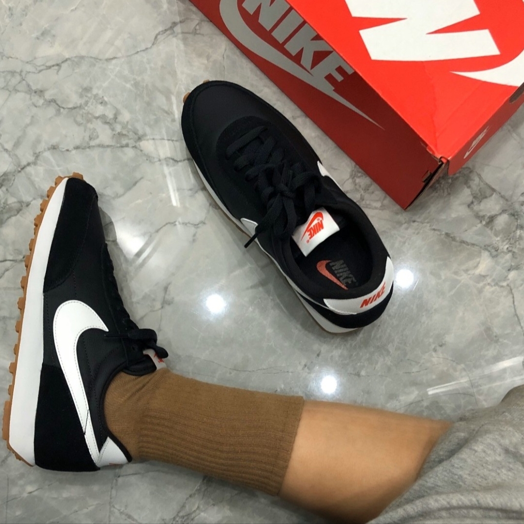 (W) Nike Daybreak Black White 착용 스타일