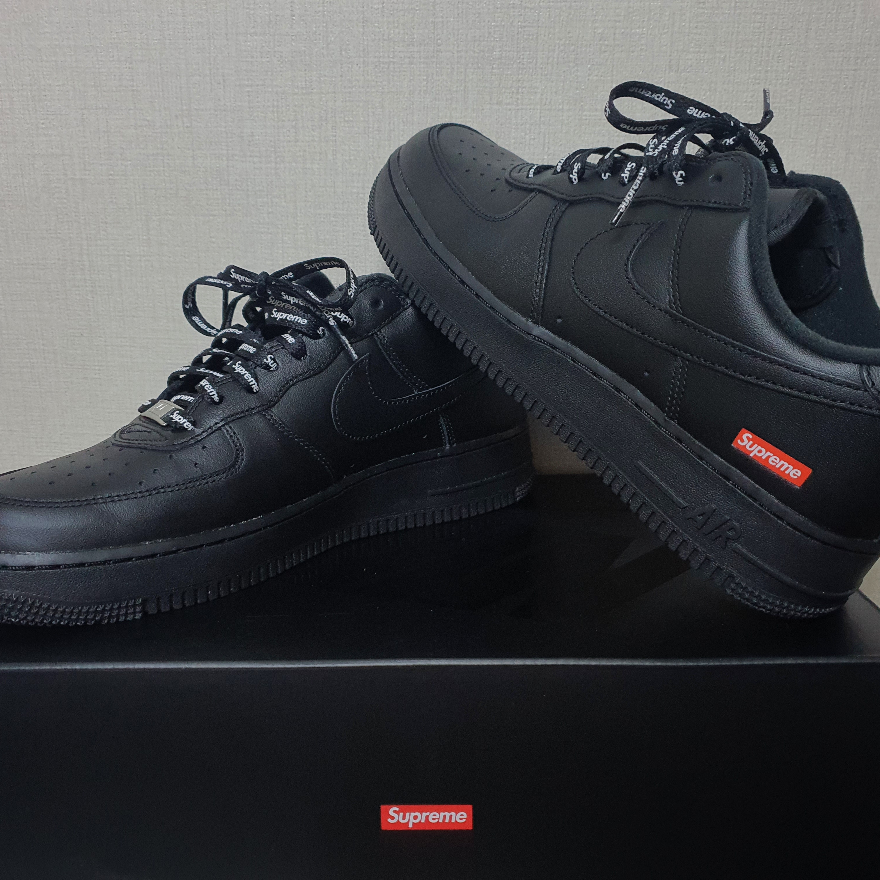 Nike x Supreme Air Force 1 Low Black 착용 스타일