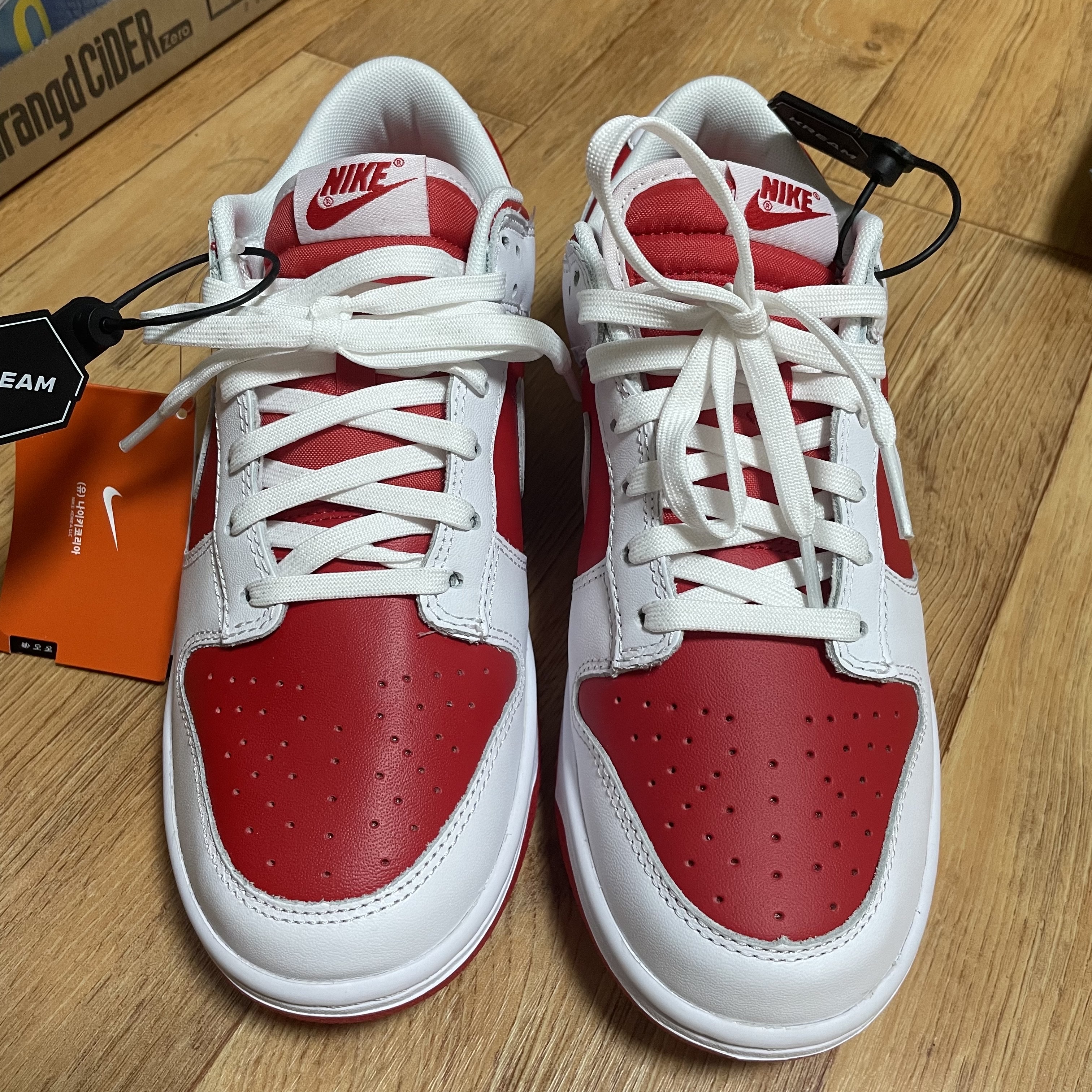 Nike Dunk Low Retro Championship Red 착용 스타일 - 1