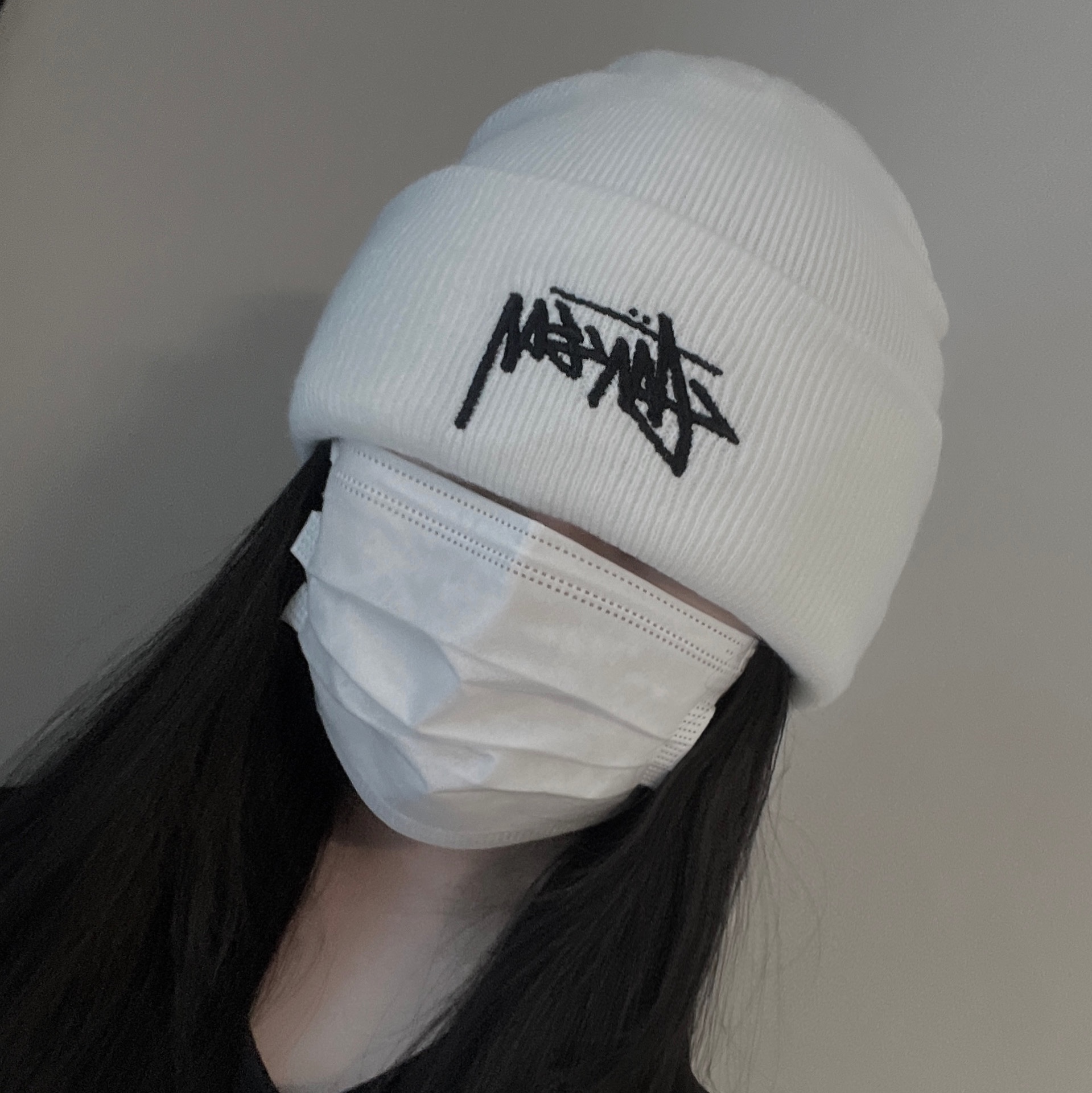 Nike x Stussy Cuff Beanie White 착용 스타일