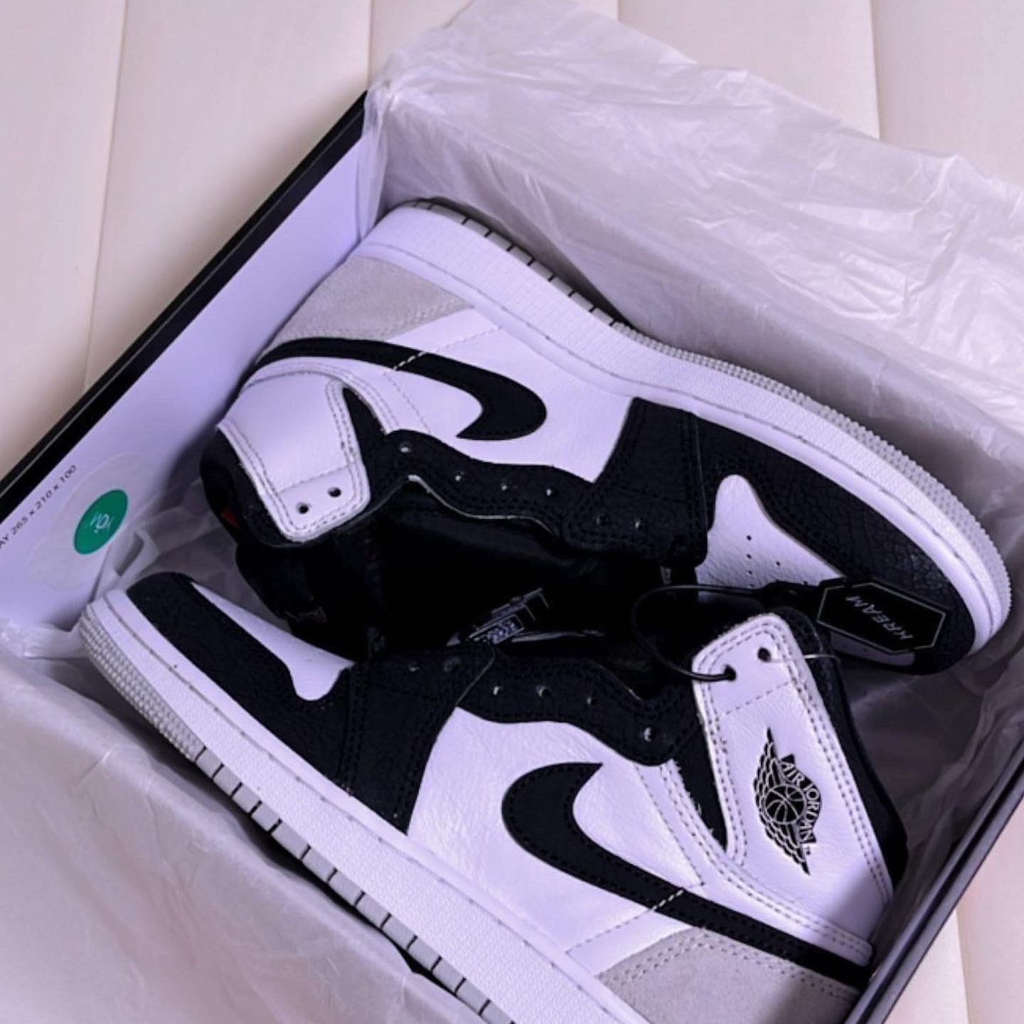 (GS) Jordan 1 Retro High OG Bleached Coral, Jordan 1 Retro High OG Bleached Coral 착용 스타일 - 1