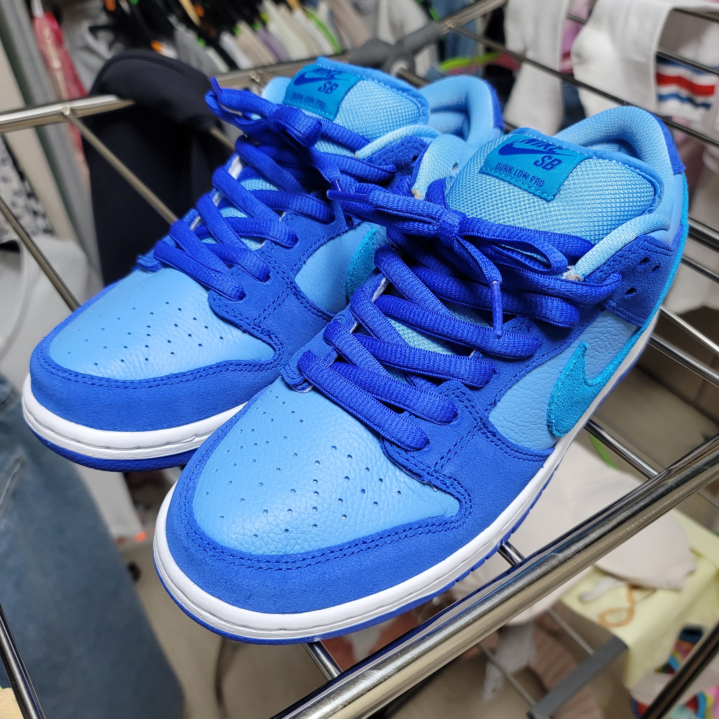 Nike SB Dunk Low Pro Blue Raspberry 착용 스타일