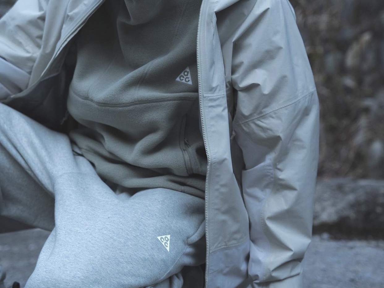 Nike ACG Polartec Wolf Tree Pullover Hoodie Light Army - Asia, Nike ACG Therma-Fit Fleece Pants Airora Grey Heather - Asia 착용 스타일