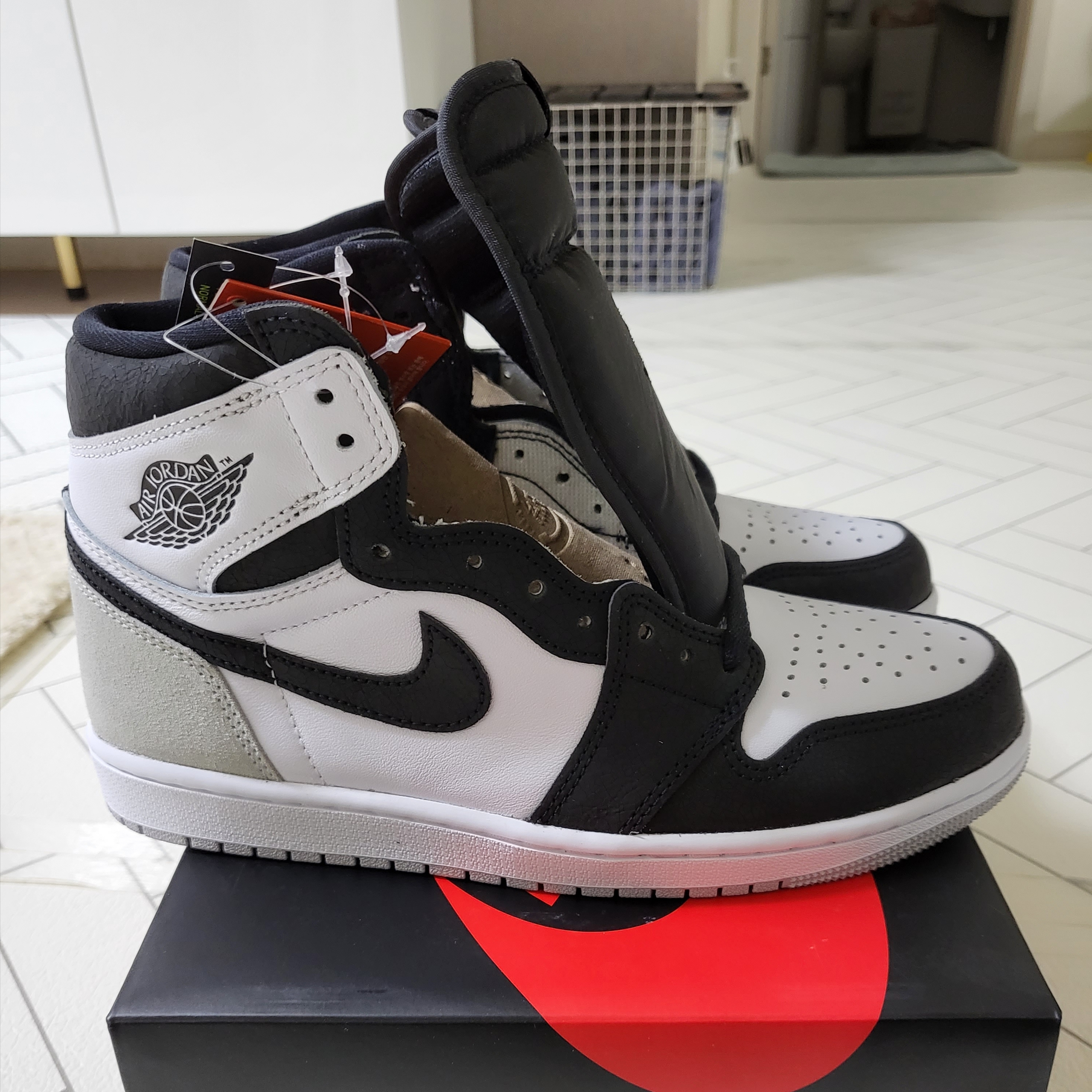 Jordan 1 Retro High OG Bleached Coral 착용 스타일