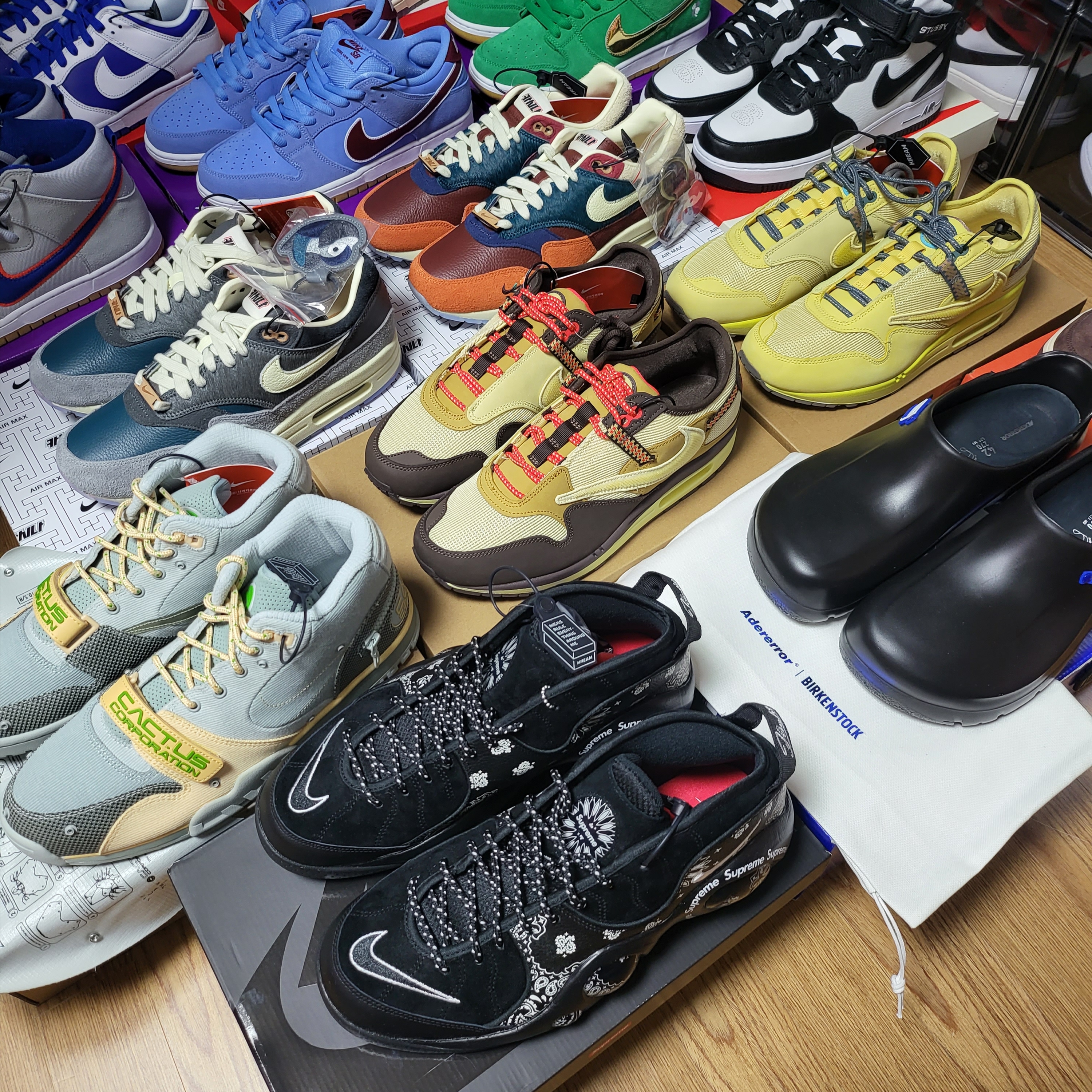 Nike x Travis Scott Air Max 1 Cact.us Brown, Nike x Travis Scott Air Max 1 Cact.us Gold 착용 스타일 - 3