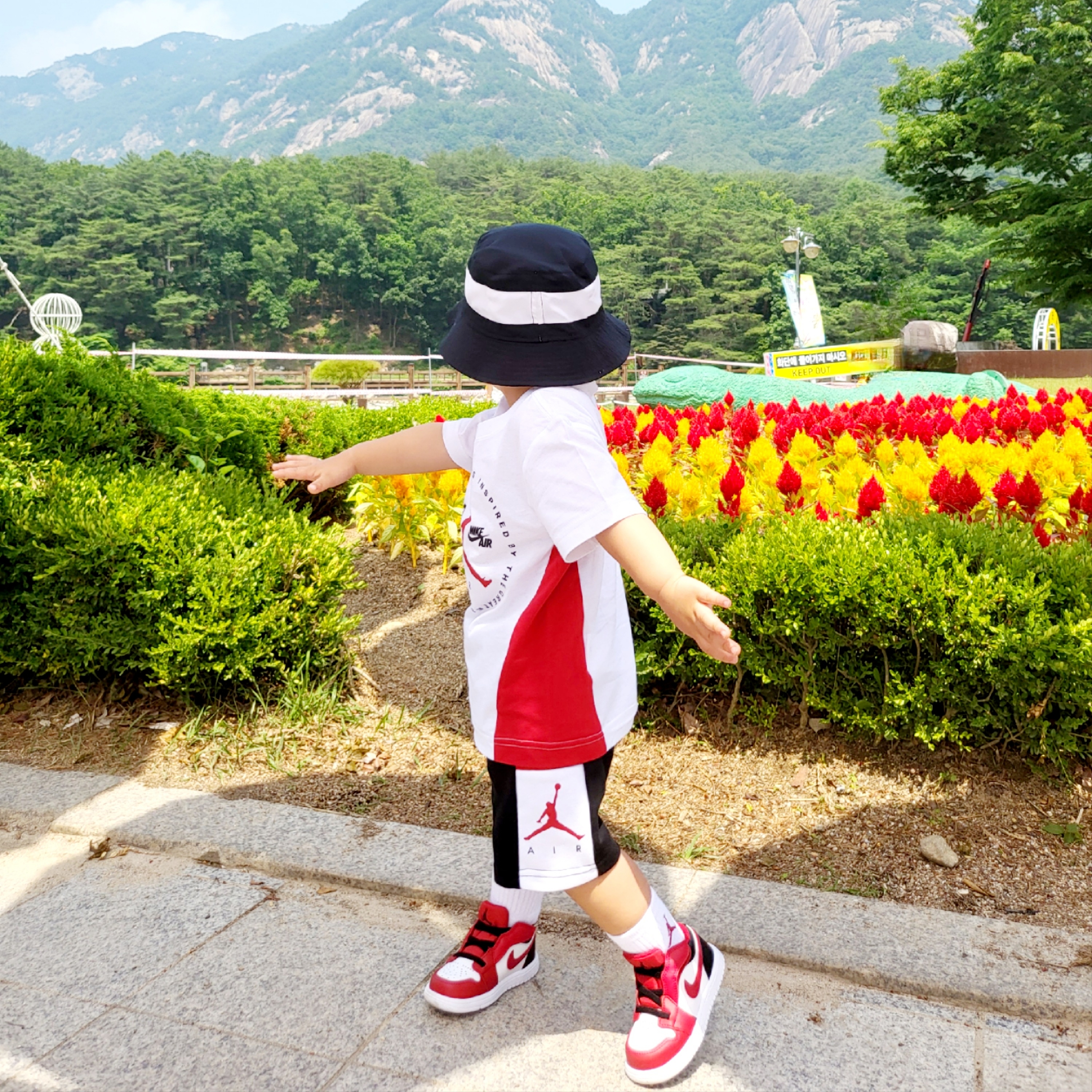 (TD) Jordan 1 Low Alt White Gym Red Black, (GS) Jordan 1 Low White Gym Red Black 착용 스타일 - 2