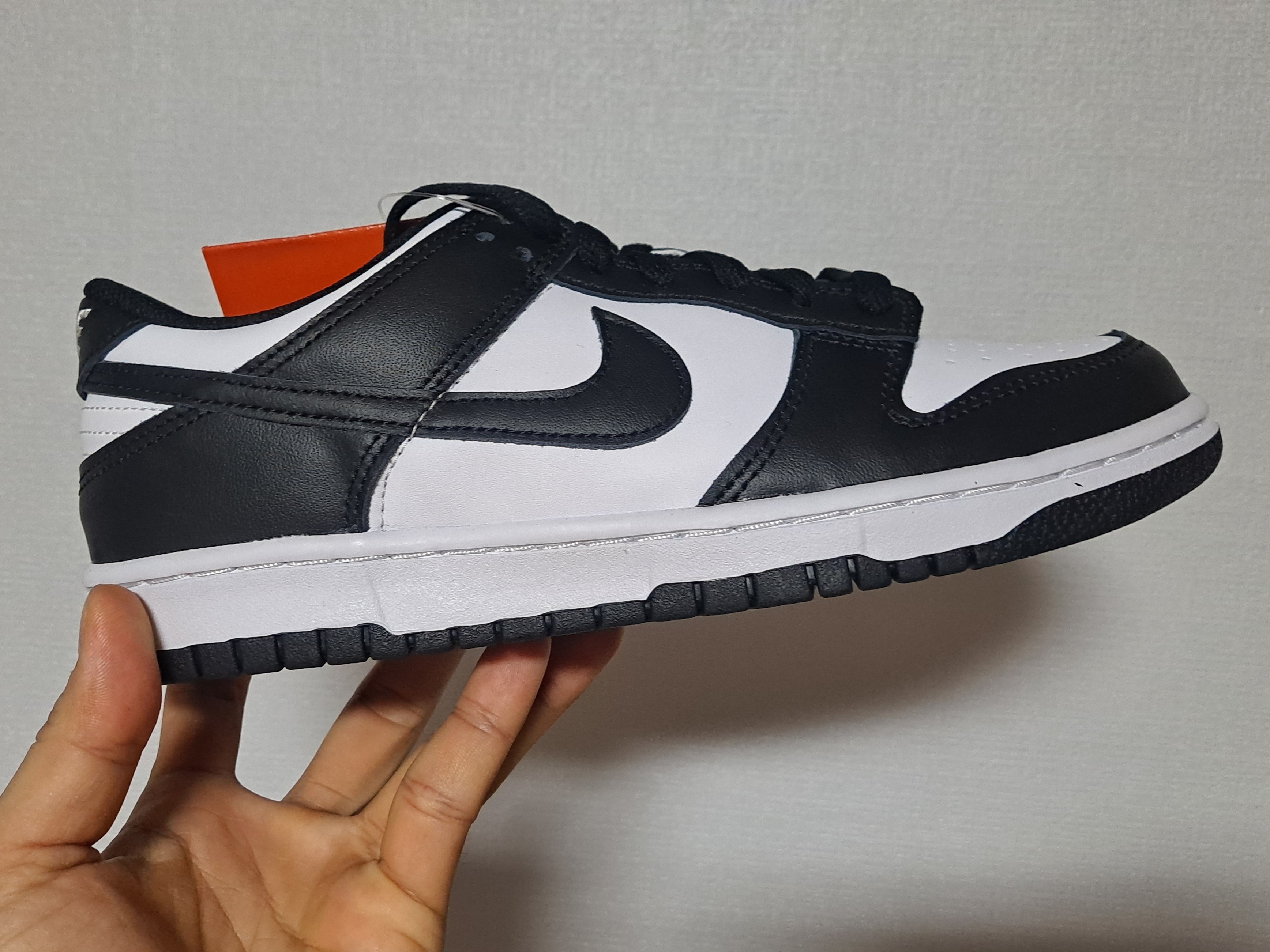 (GS) Nike Dunk Low Black 착용 스타일 - 3