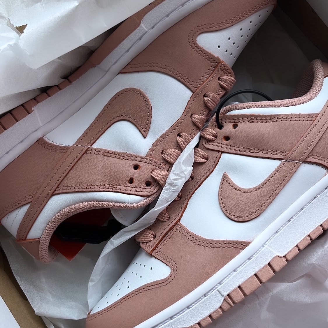 (W) Nike Dunk Low Rose Whisper 착용 스타일 - 1